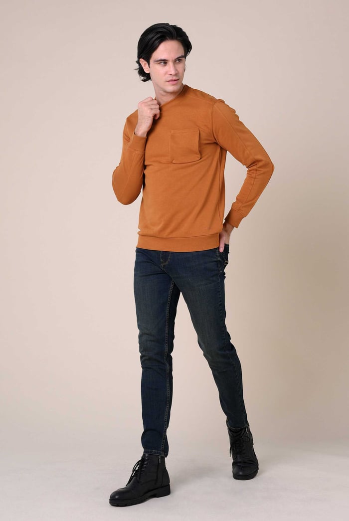 Long Sleeve Front Pocket SweatShirt
