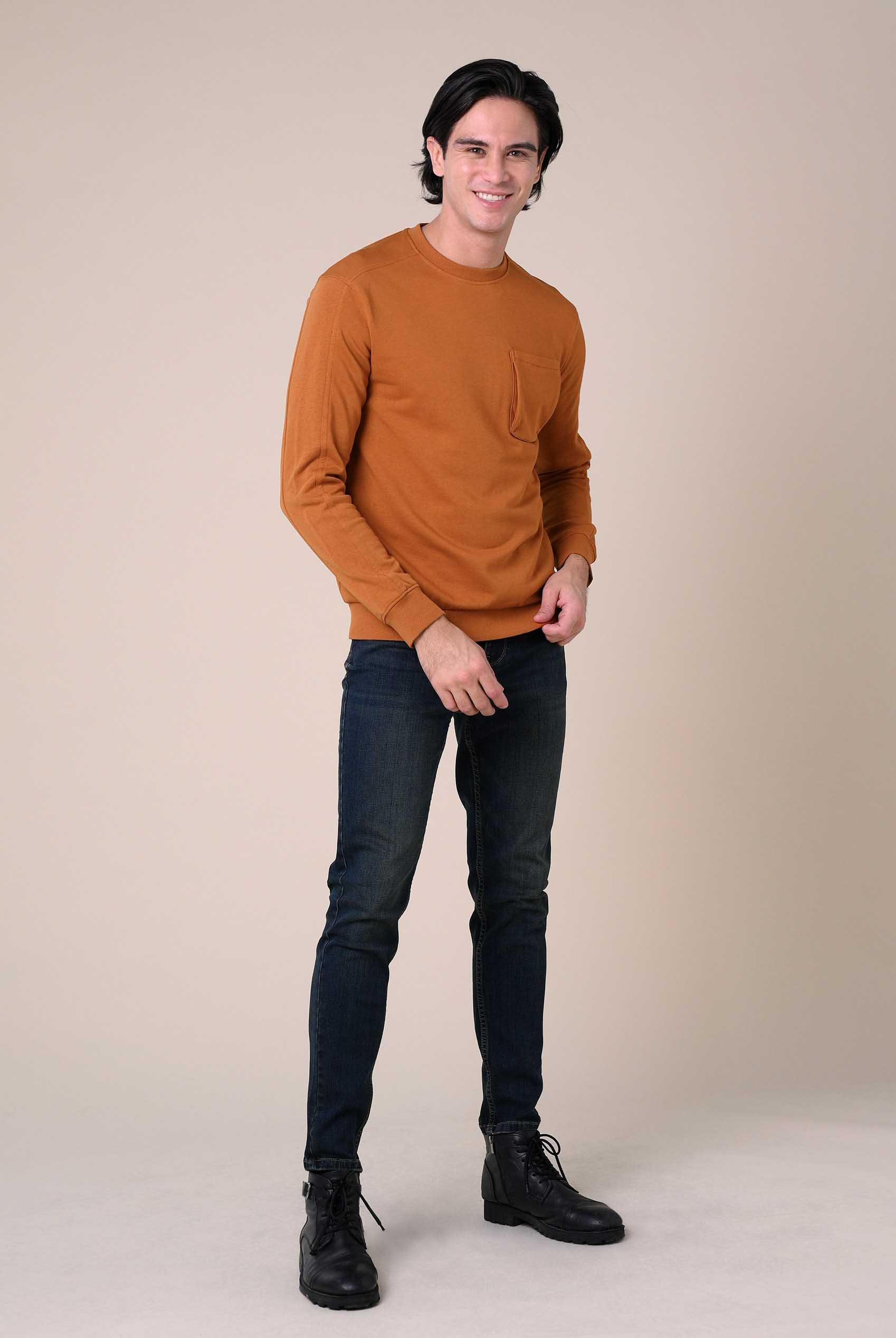 Long Sleeve Front Pocket SweatShirt