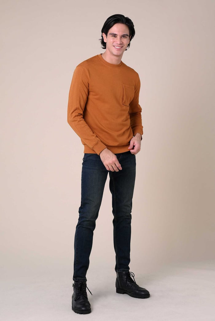 Long Sleeve Front Pocket SweatShirt