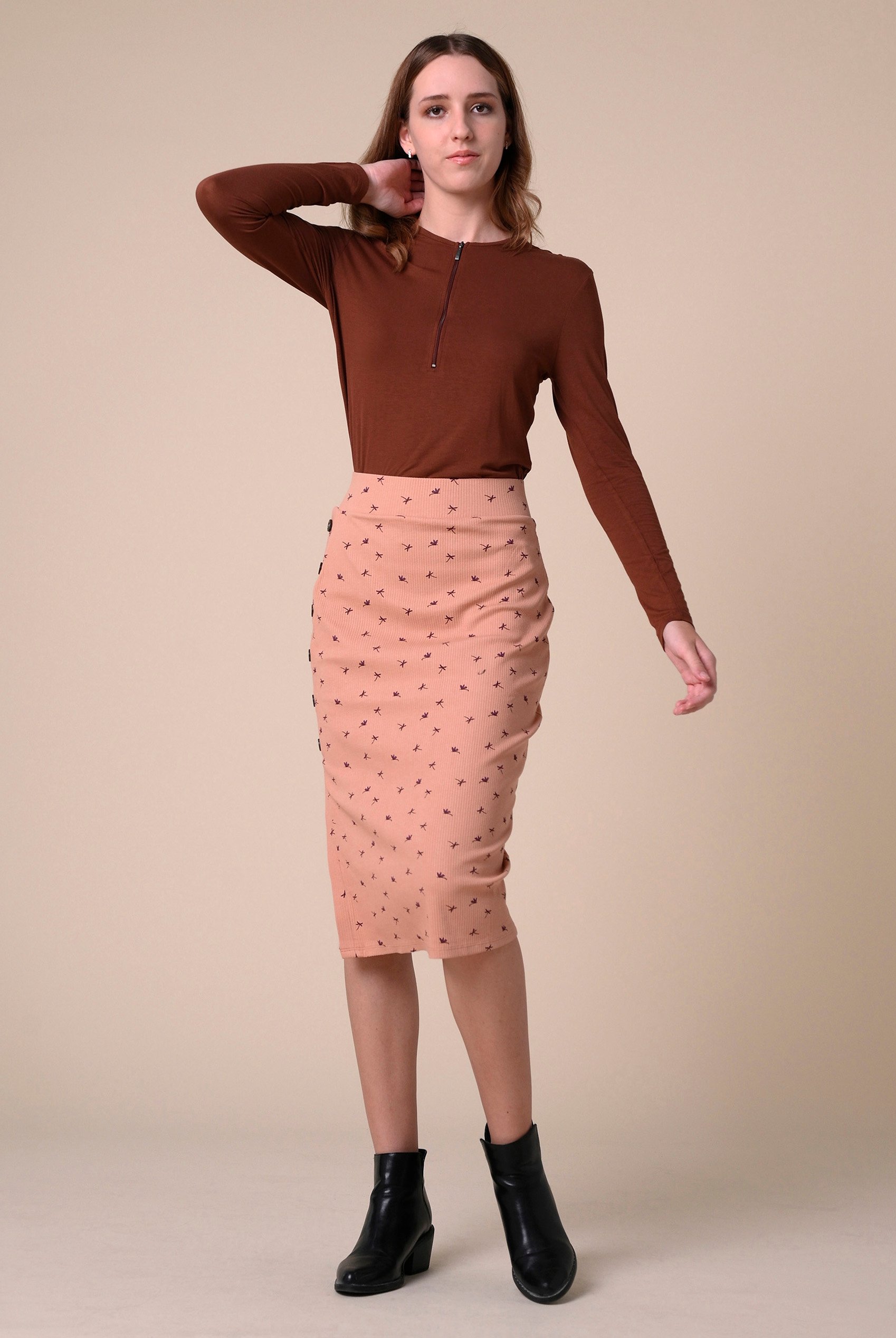 Side Button Split Ribbed Skirt