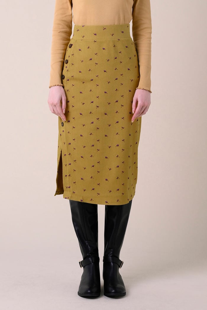 Side Button Split Ribbed Skirt