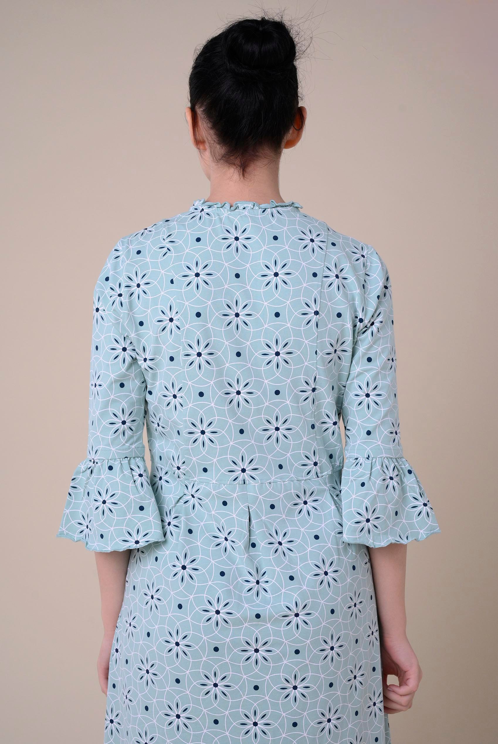 Ditsy Floral Flounce Sleeve Midi Dress