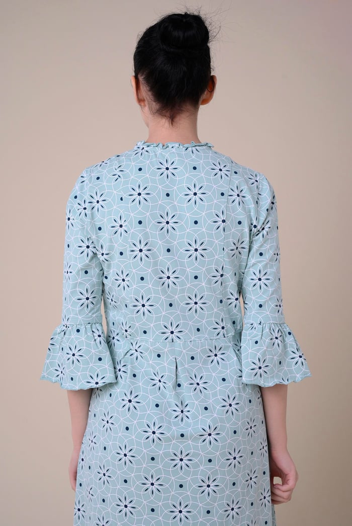 Ditsy Floral Flounce Sleeve Midi Dress