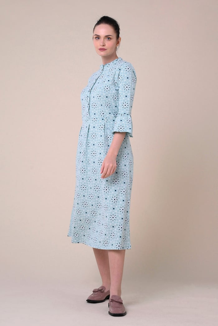 Ditsy Floral Flounce Sleeve Midi Dress