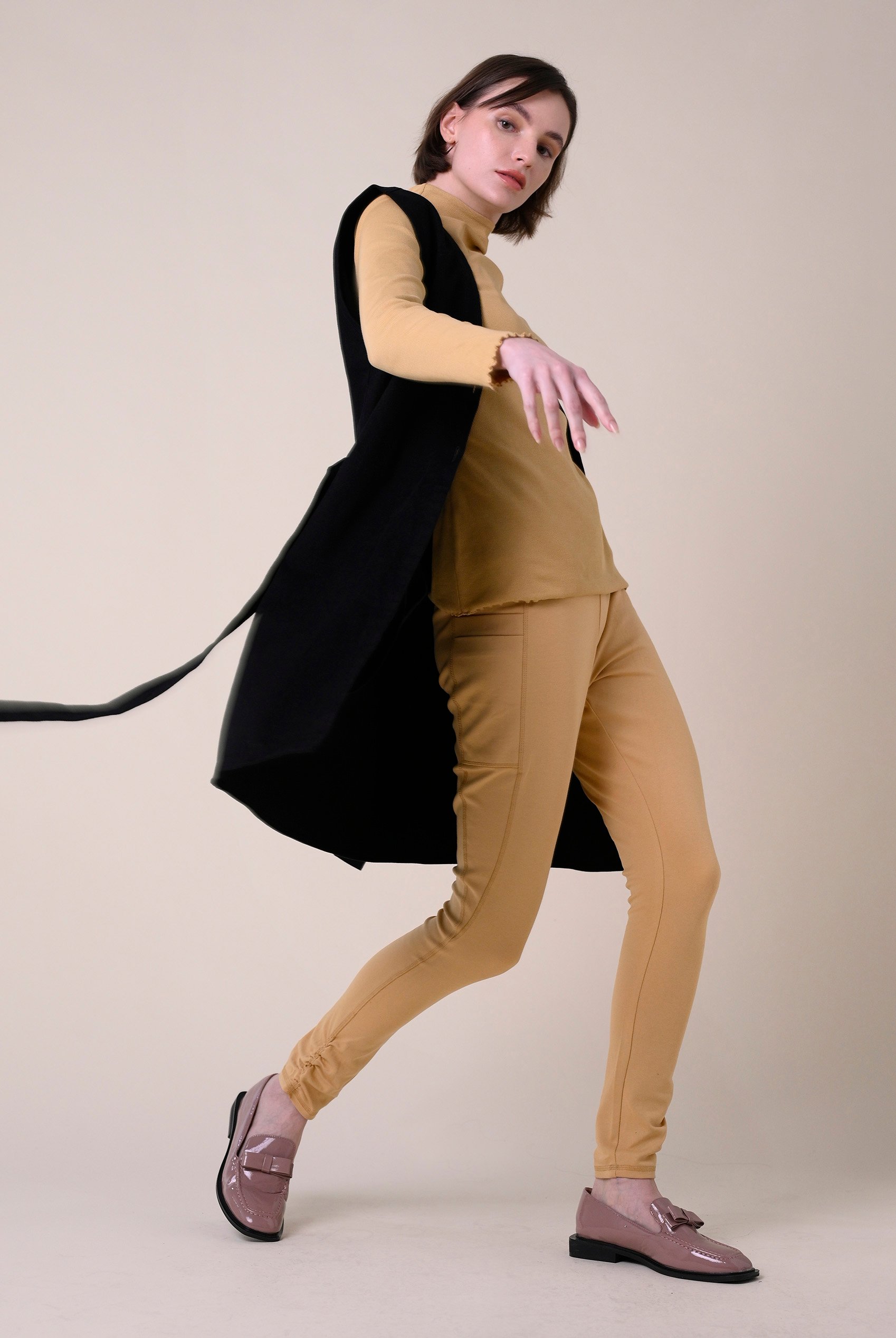Womens Sleeveless Belted Coat