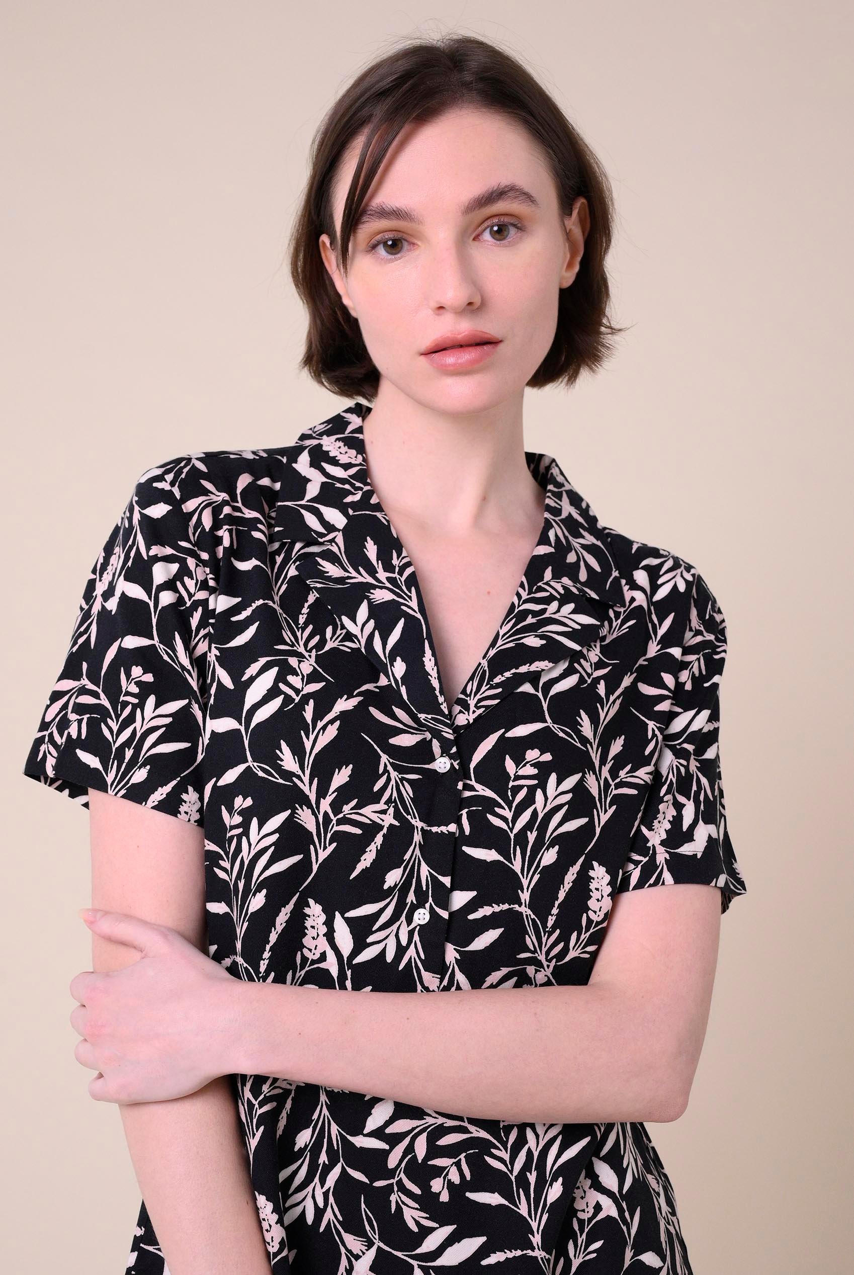 Womens Leaf Print Dress With Collar