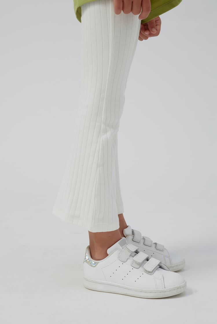Girls Texture Ribbed Flared Leggings