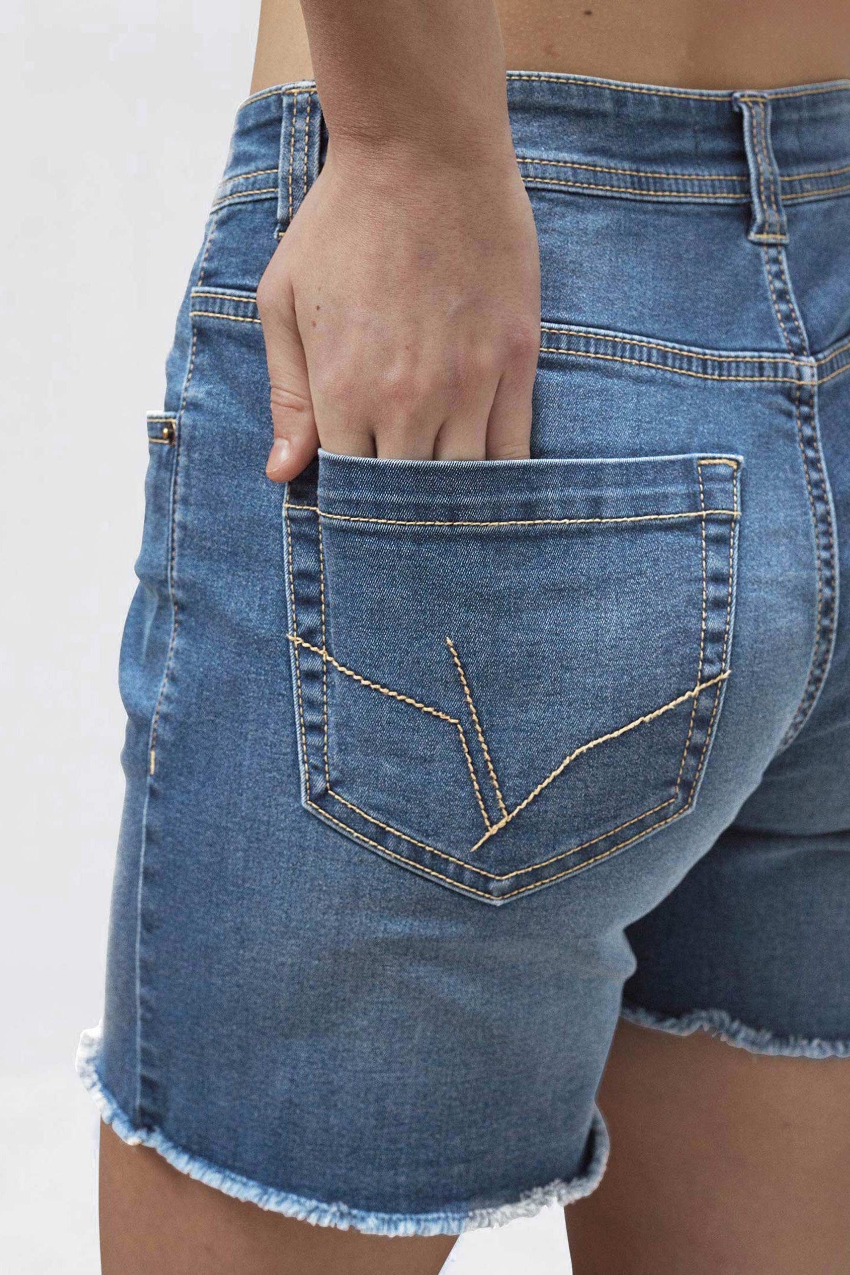 Raw Hem Skinny Denim Shorts