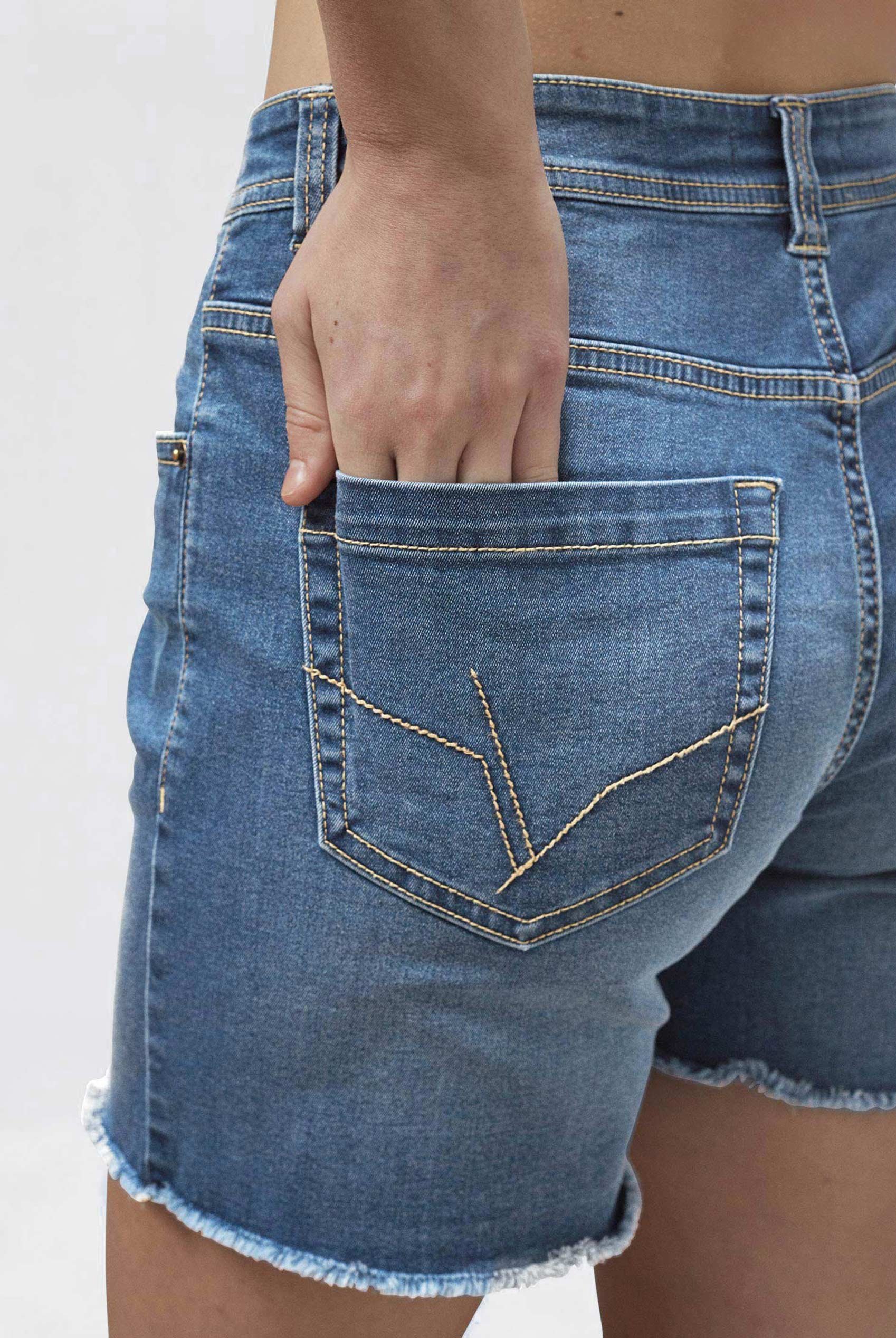 Raw Hem Skinny Denim Shorts