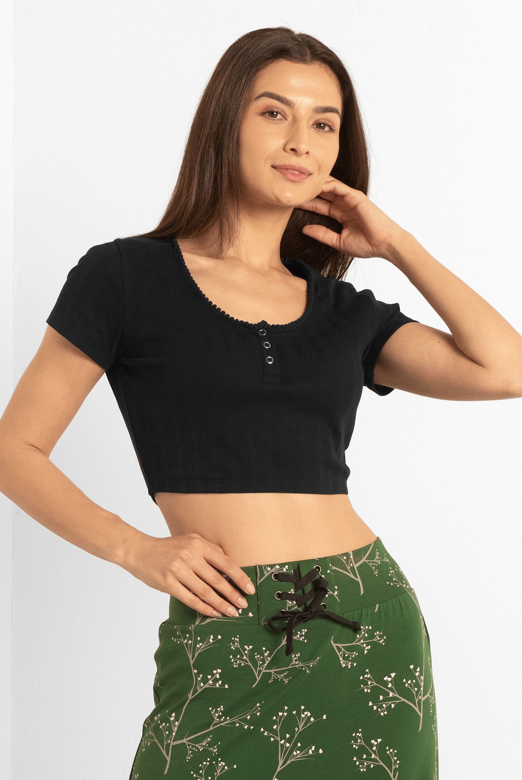 Snap Button Details Crop Tank Top