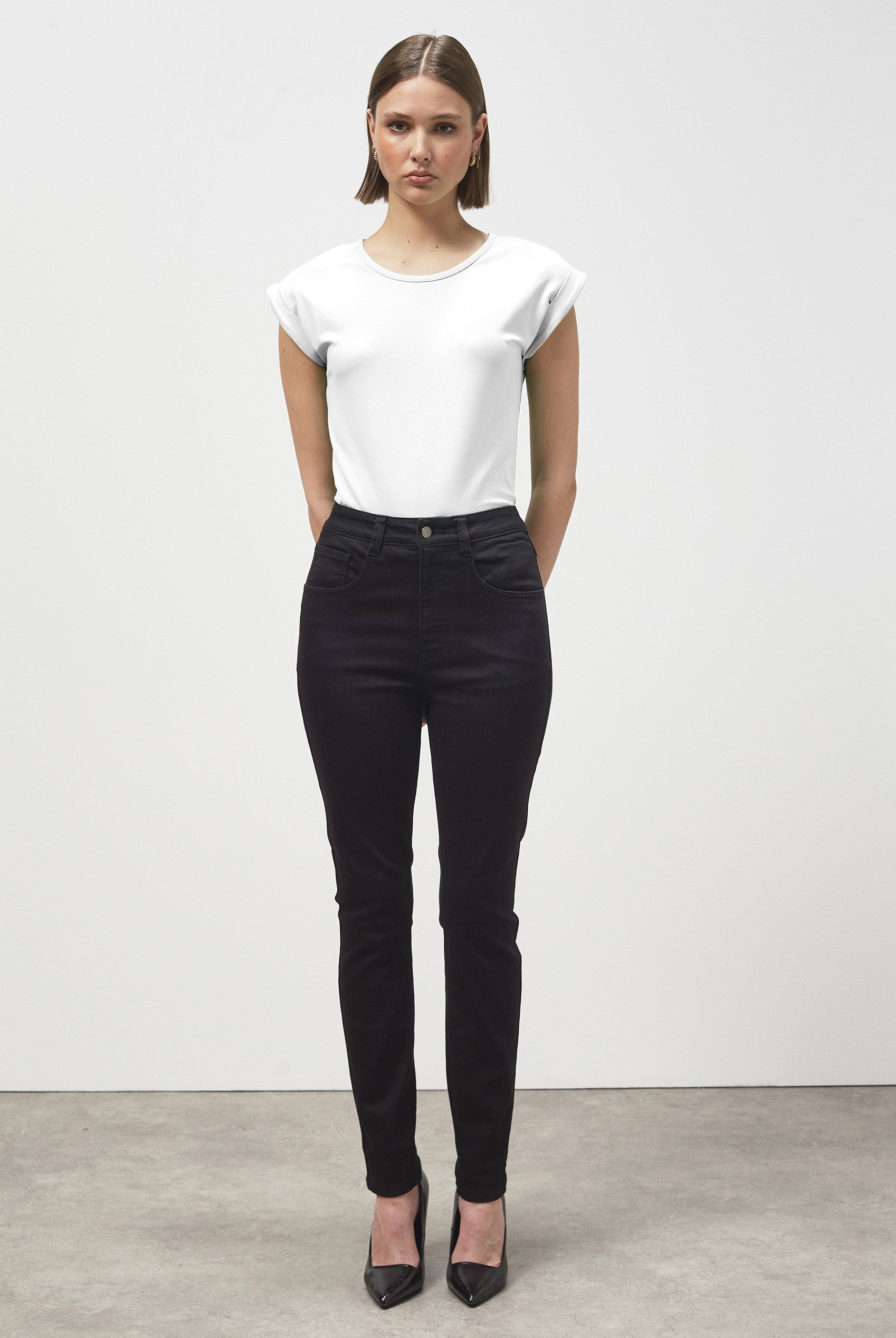 Shoulder Padded Cap-Sleeve Roll-Up T-Shirt