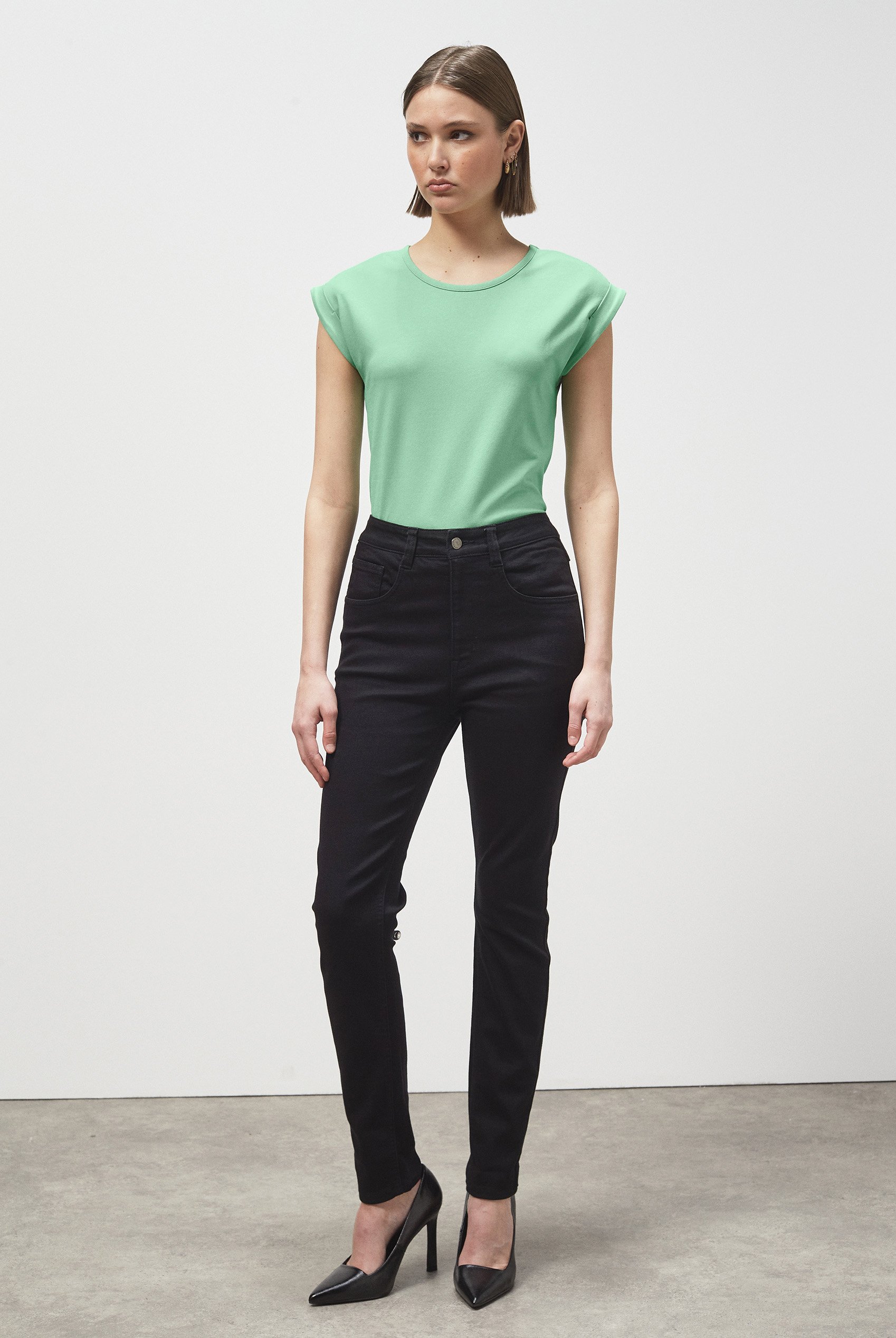 Shoulder Padded Cap-Sleeve Roll-Up T-Shirt