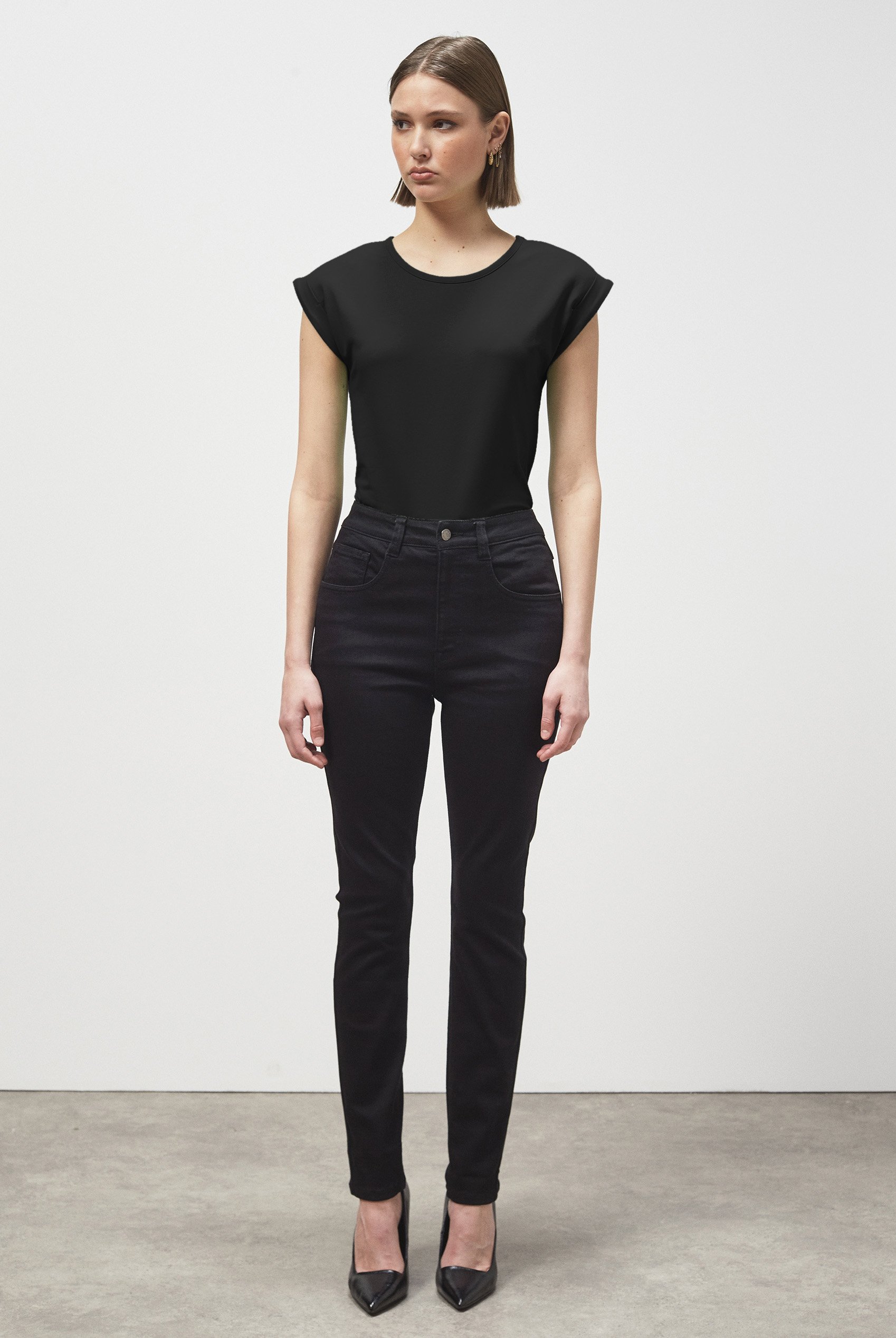 Shoulder Padded Cap-Sleeve Roll-Up T-Shirt