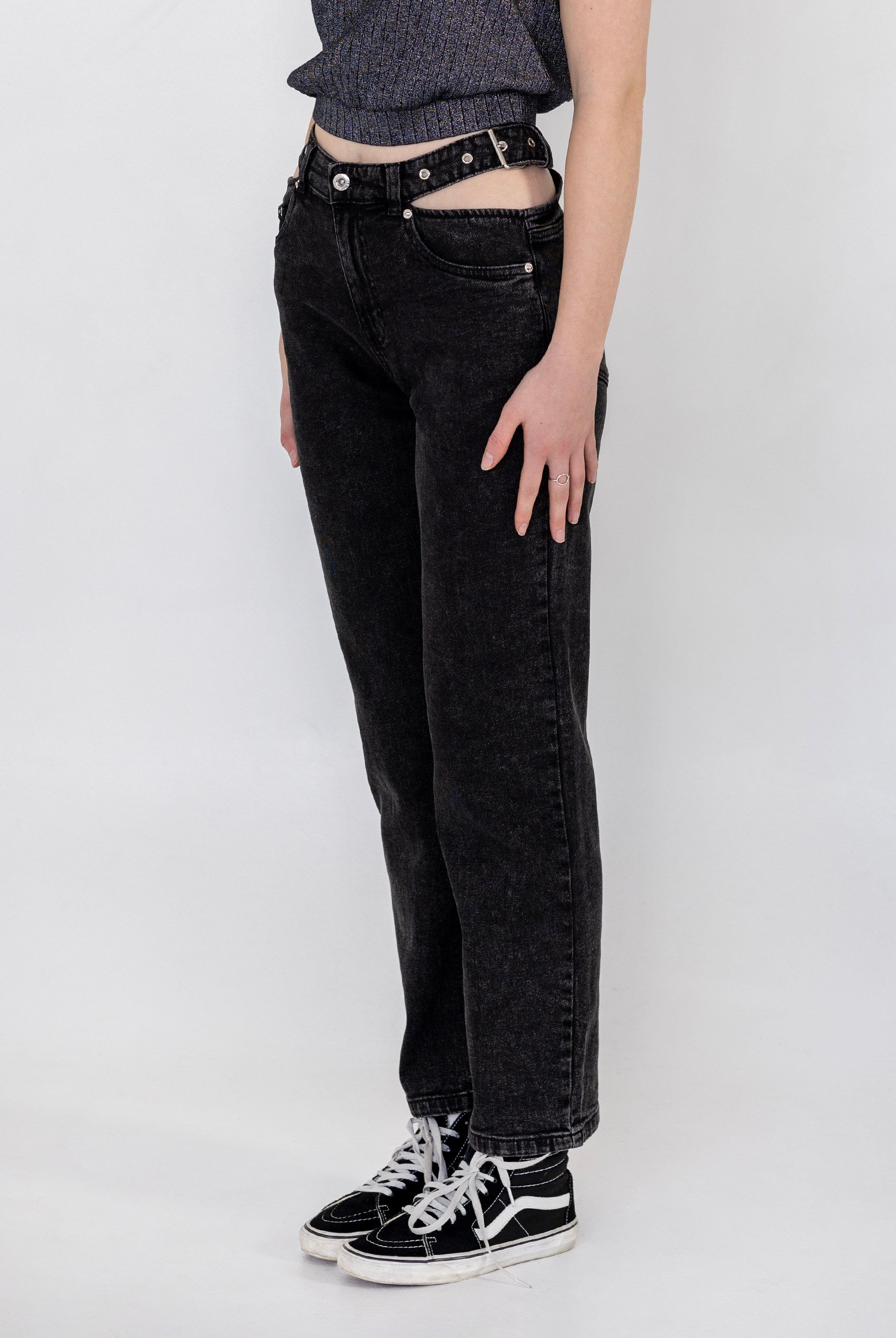 Wide-Leg Comfort Jeans With Waist Cut-Outs