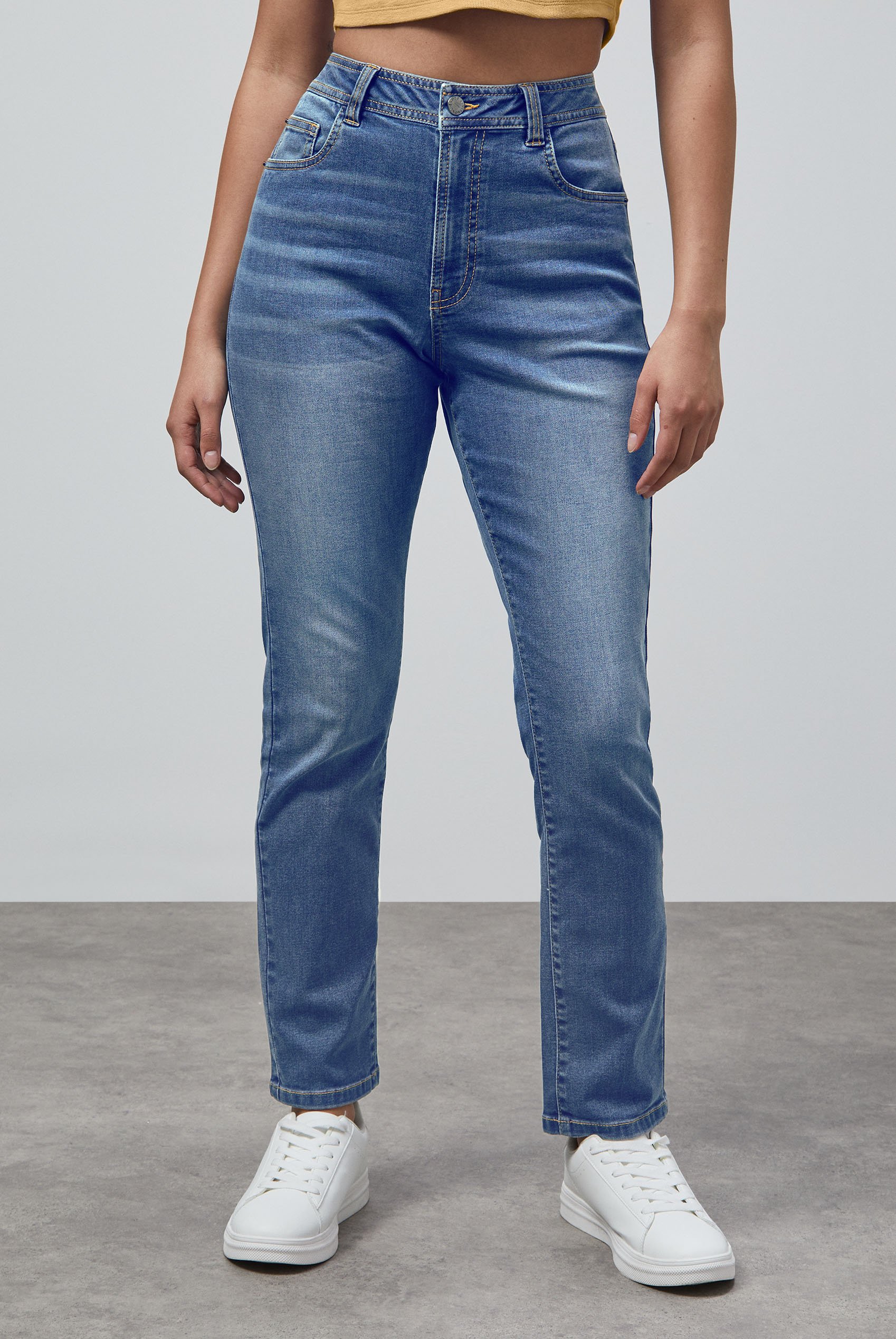 High Waist Girlfriend Fit Leg Jeans