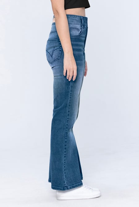 Deep Blue Slim shape Boot cut Jeans