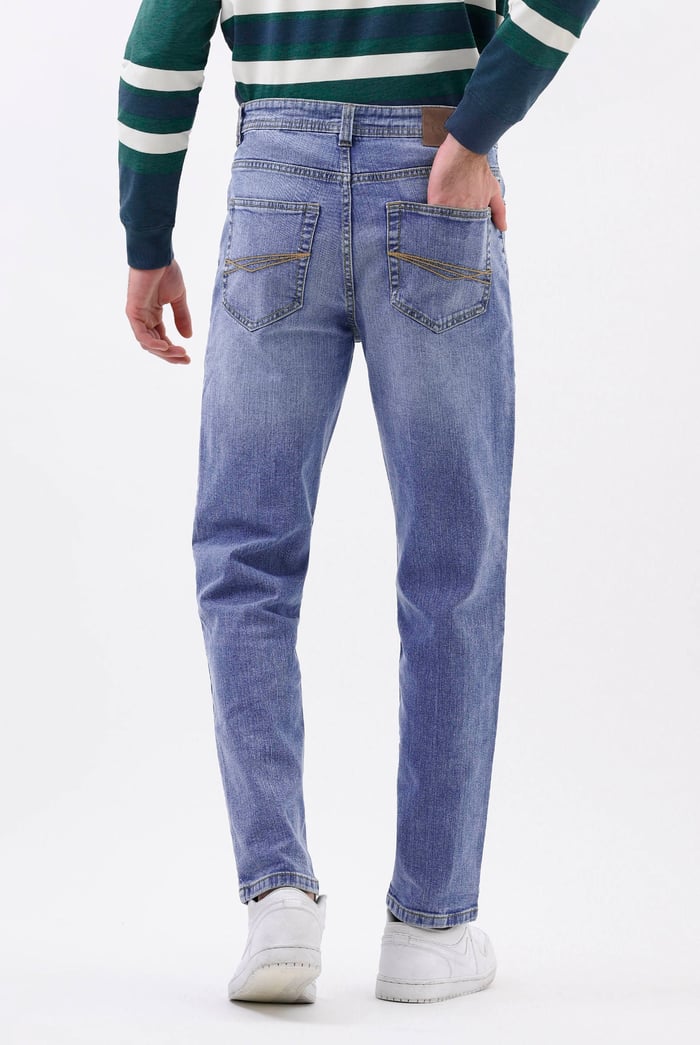 Comfort Stretch Straight Fit Jeans