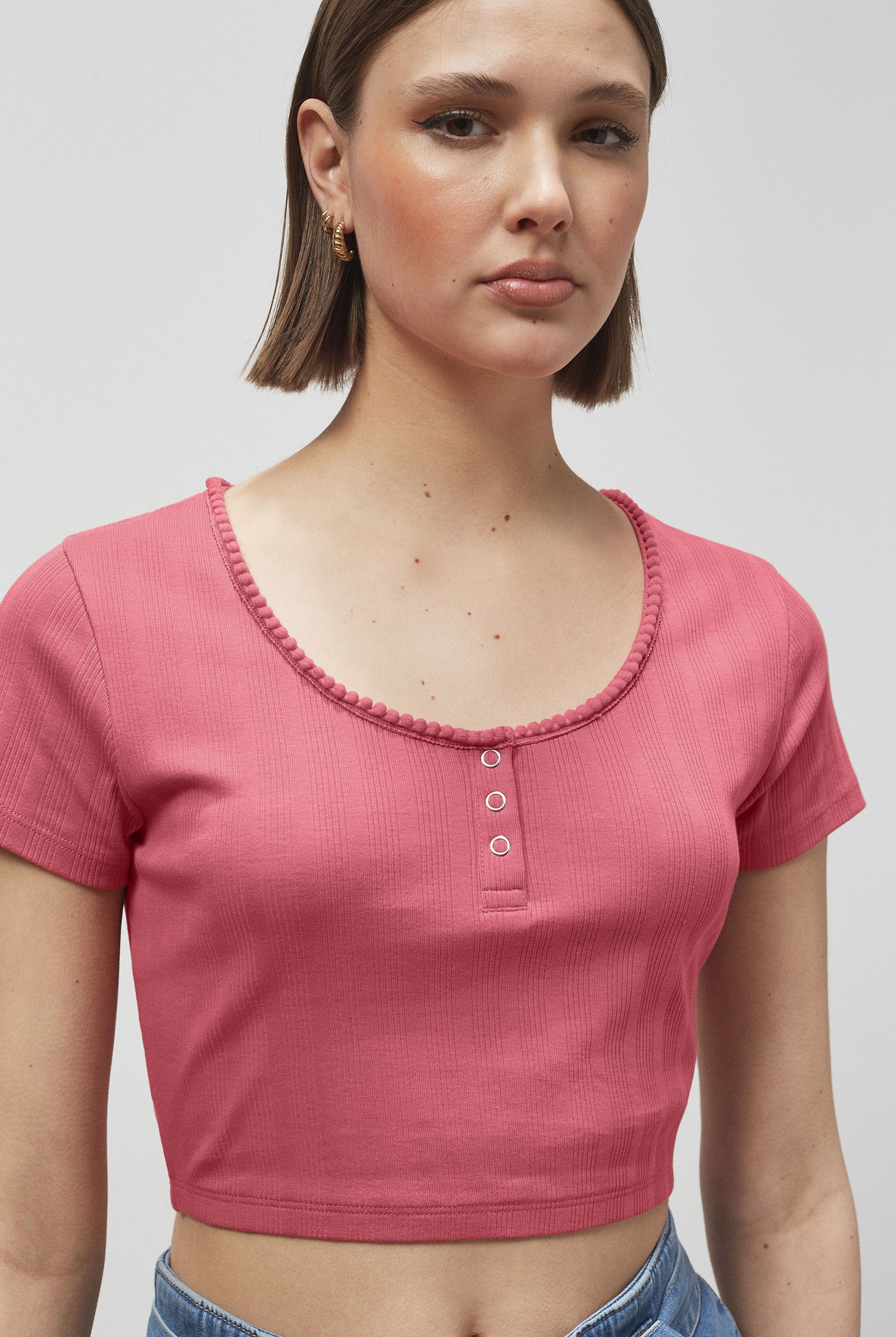 Snap Button Details Crop Tank Top