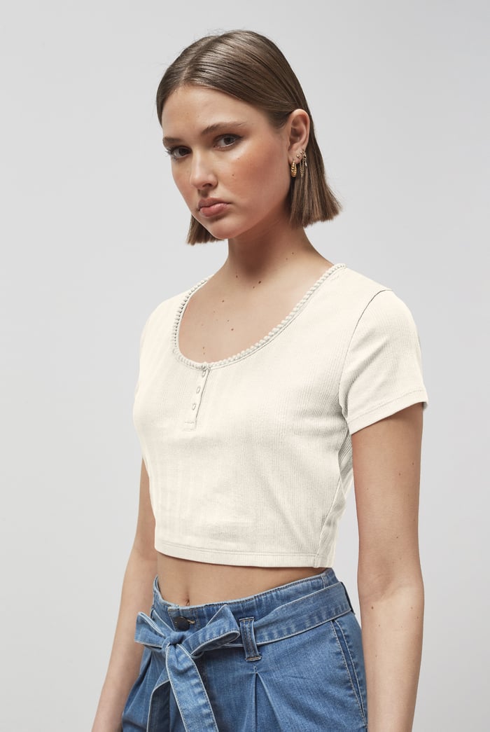 Snap Button Details Crop Tank Top