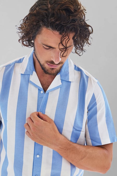 Blue Revere Collar Short Sleeves Shirt
