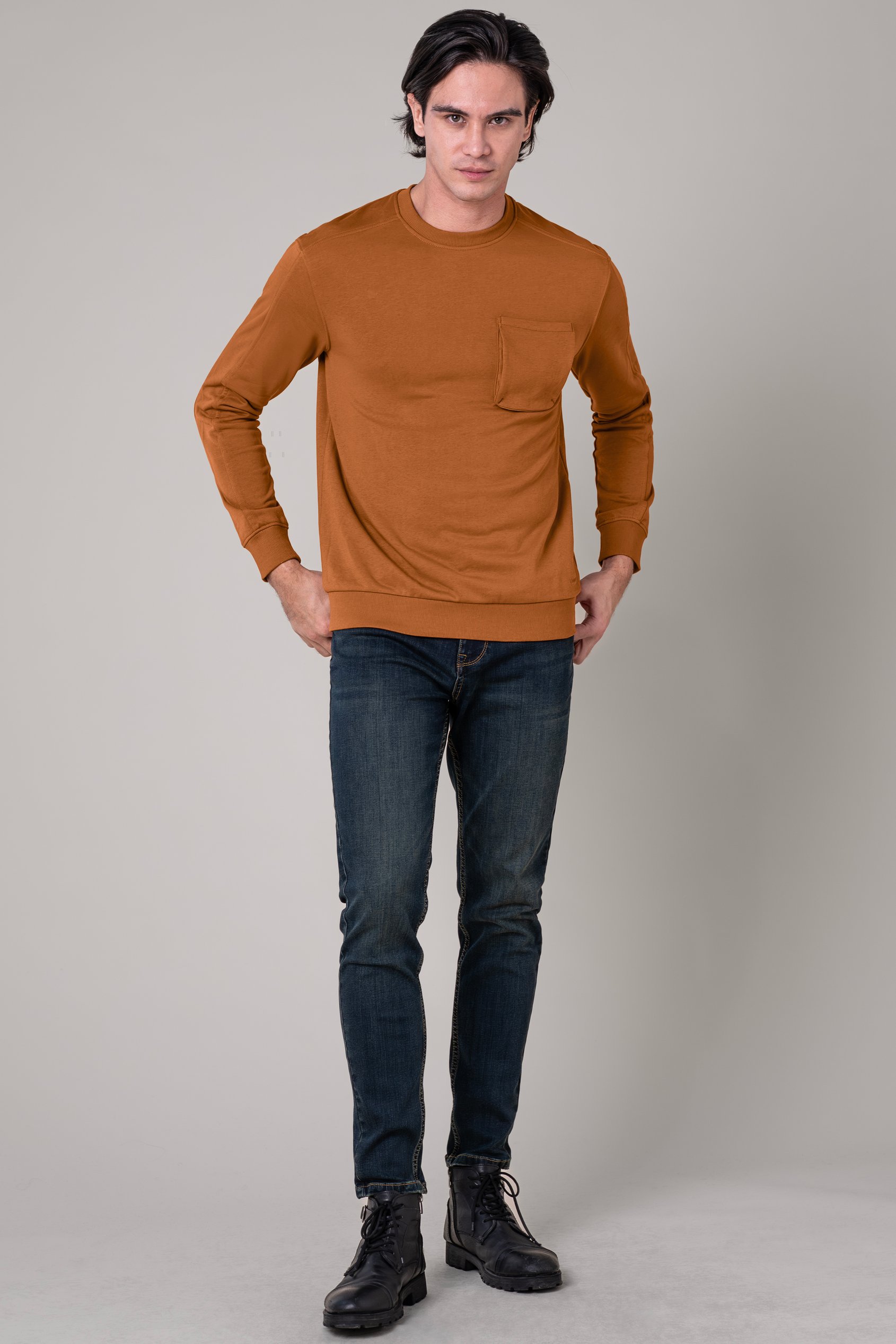Long Sleeve Front Pocket SweatShirt