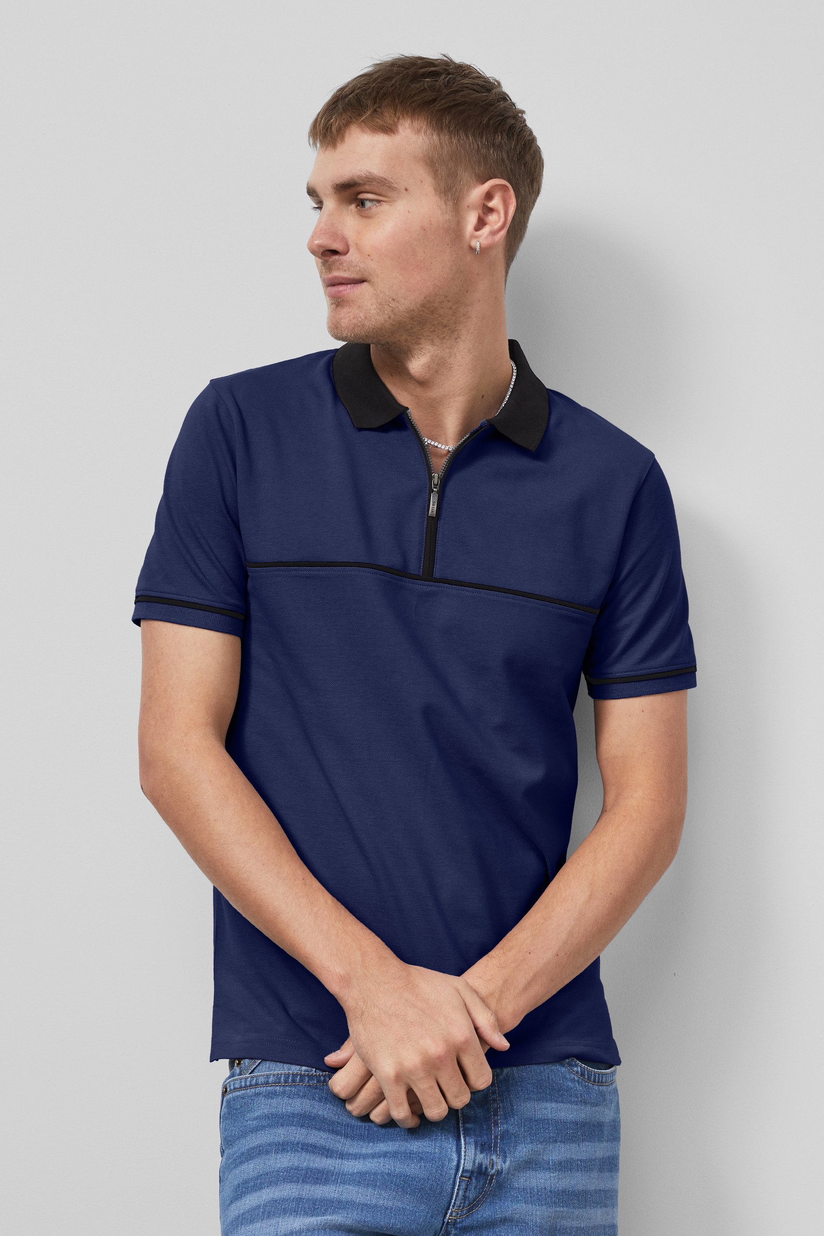 Contrast Collar Zip-Up Polo Shirt