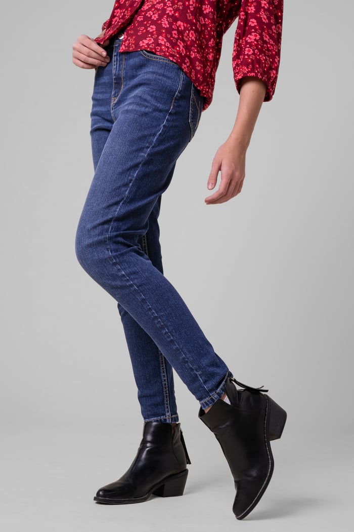 Womens Blue Tapared Leg Jeans