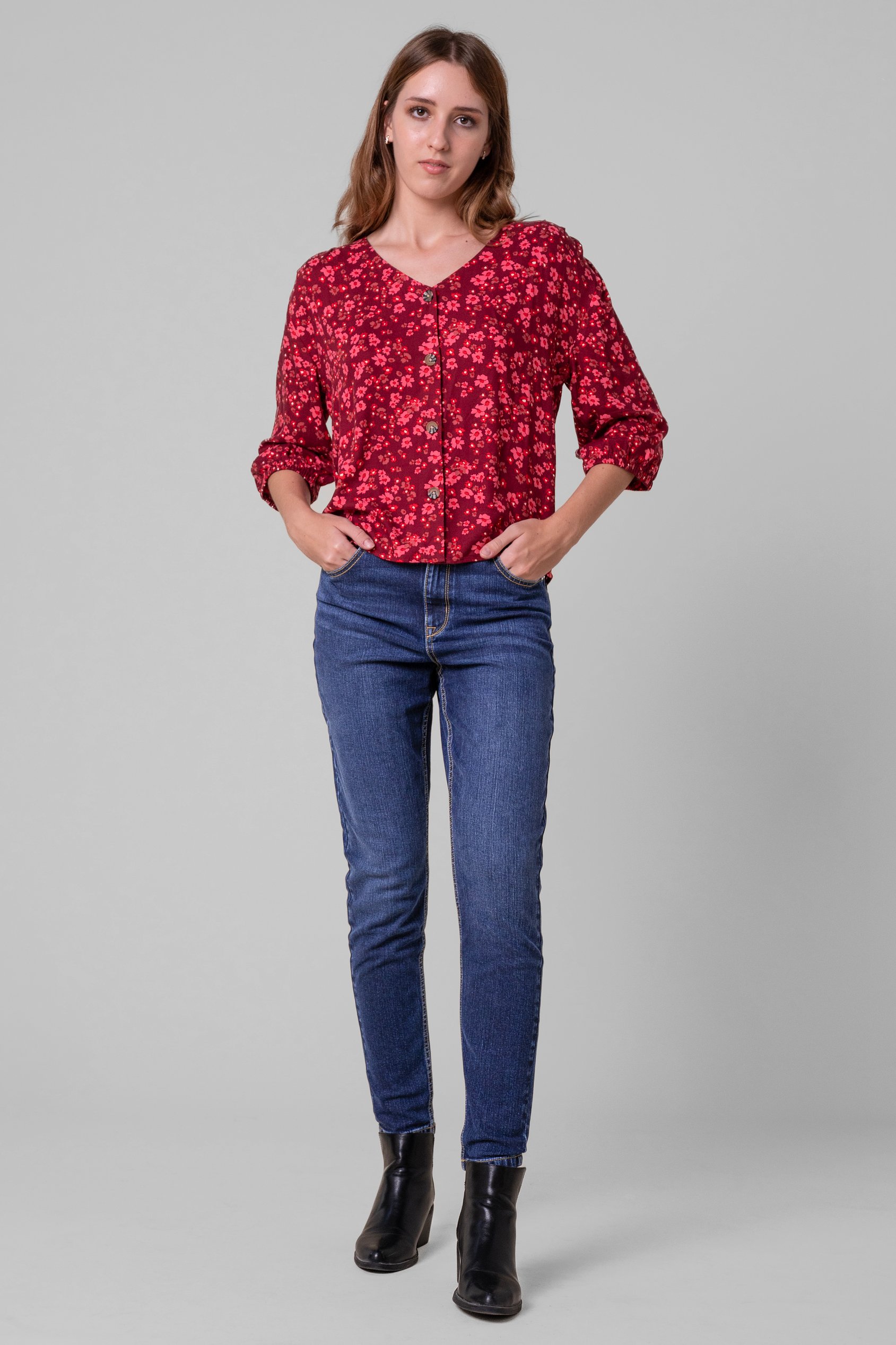 Womens Blue Tapared Leg Jeans