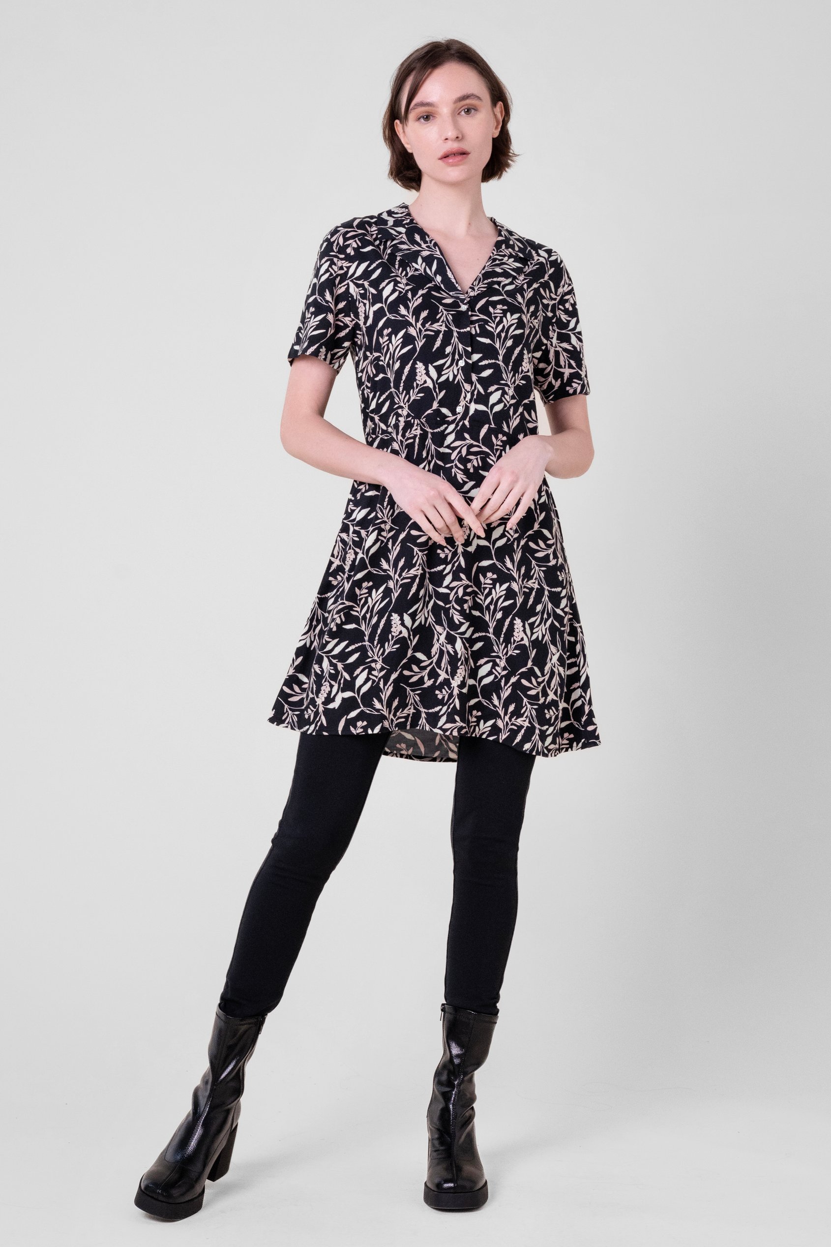 Womens Leaf Print Dress With Collar