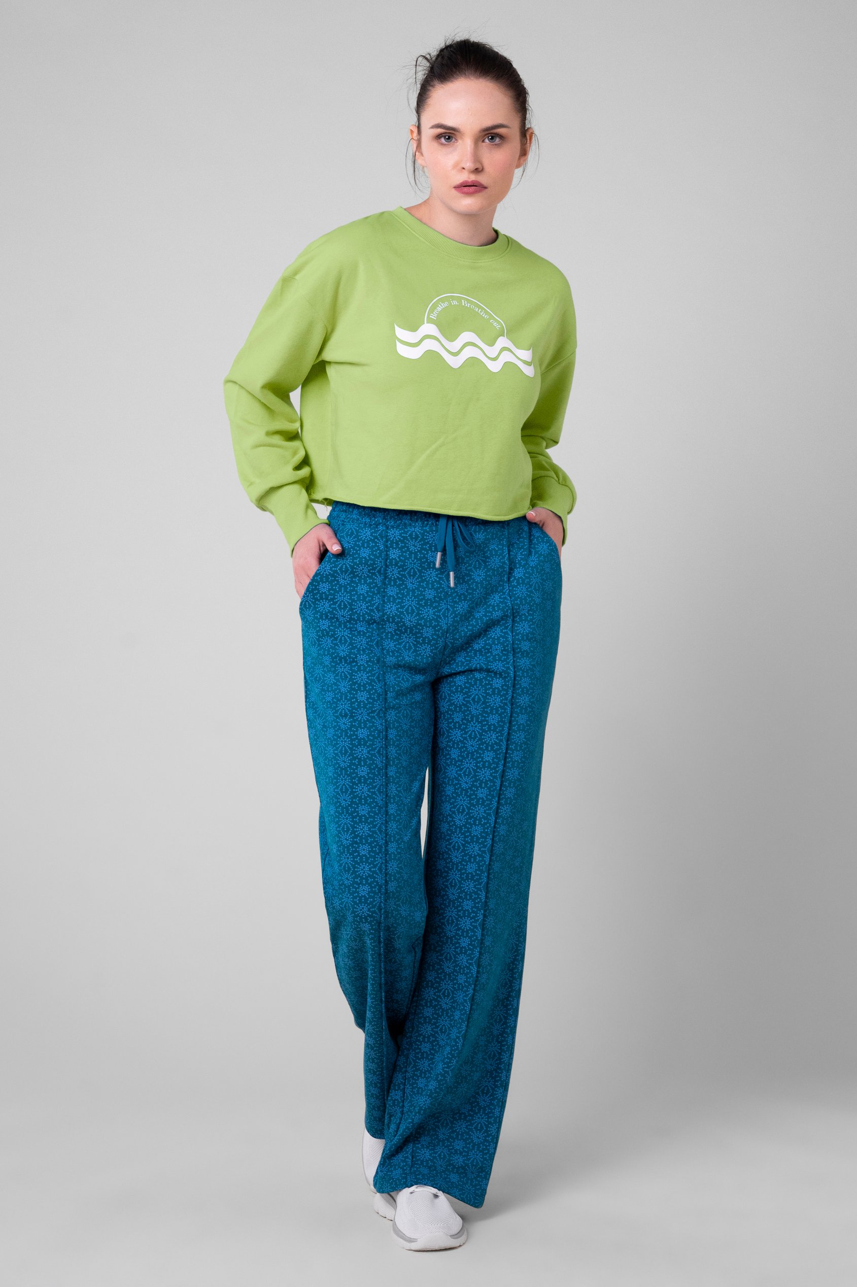 Raw Edge Chest Print Sweatshirt