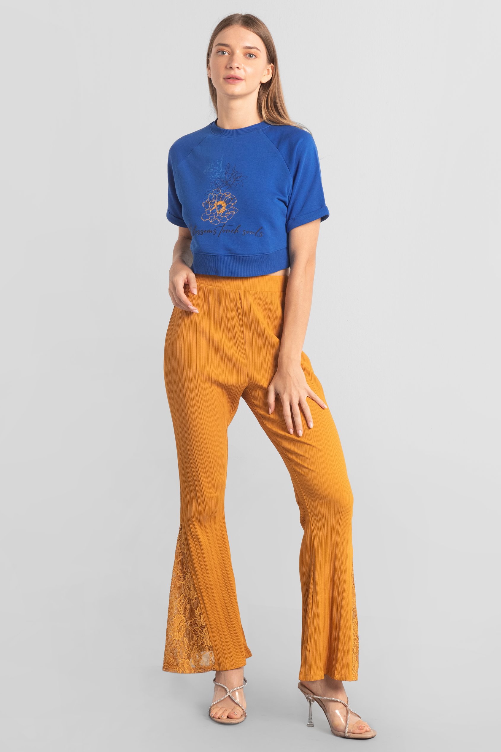 Womens Blossom Print Cropped Sweatshirt