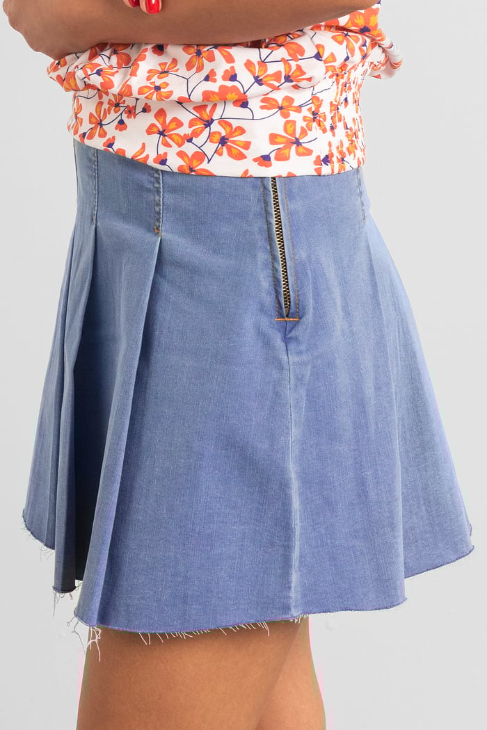 Pleated Design Frayed Raw Hem Mini Skirt