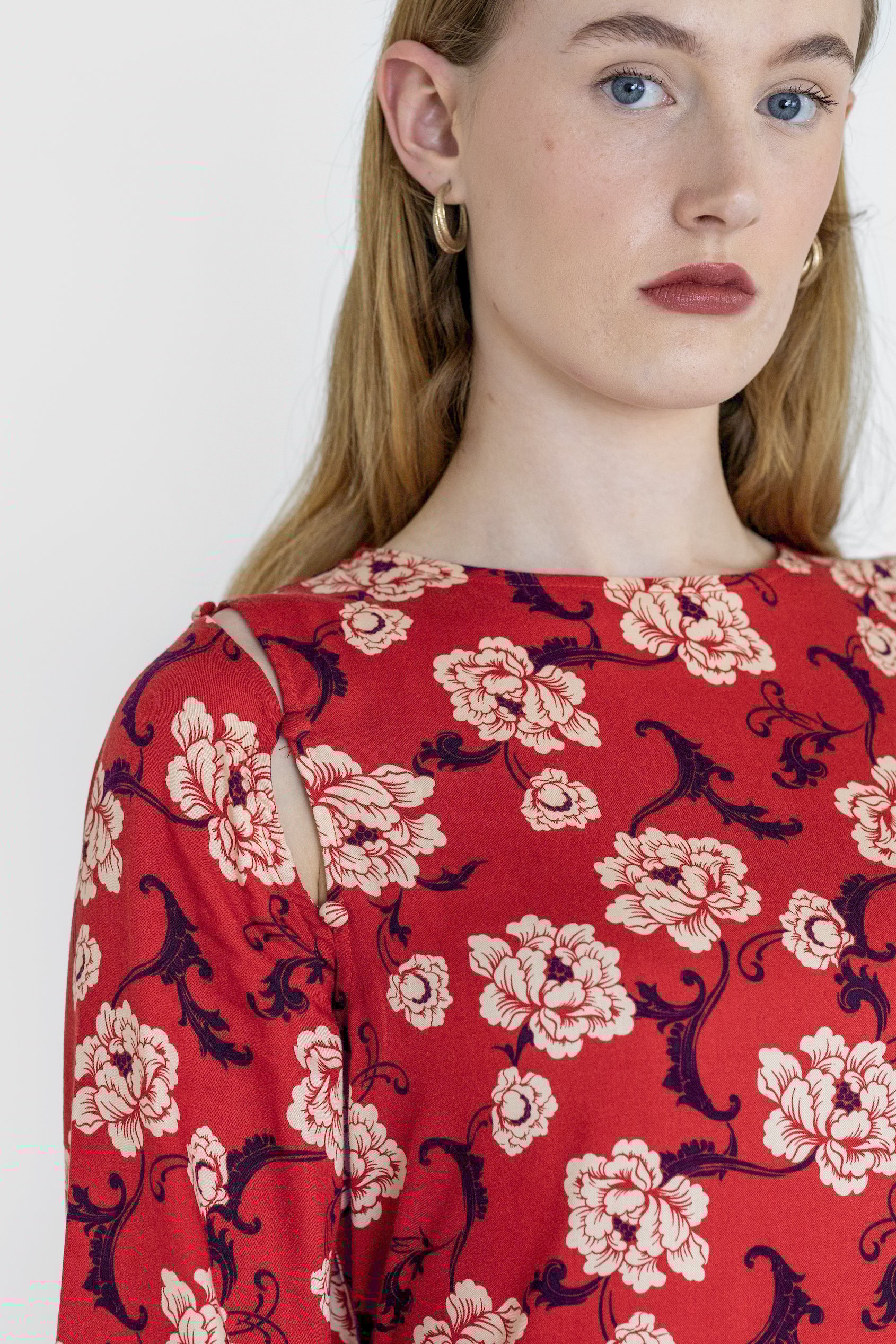 Floral Elegance Maxi Dress With Removable Sleeve