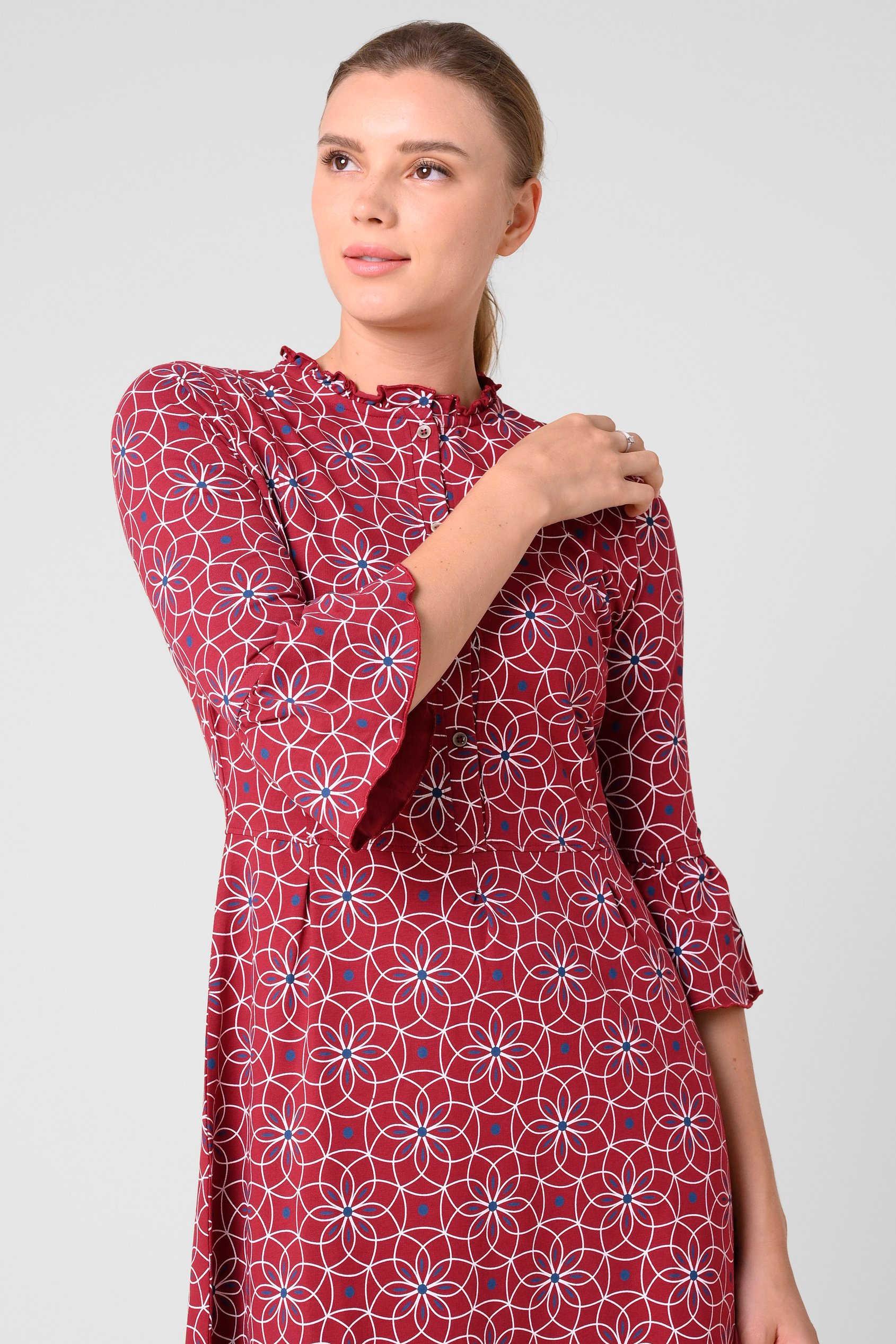 Ditsy Floral Flounce Sleeve Midi Dress