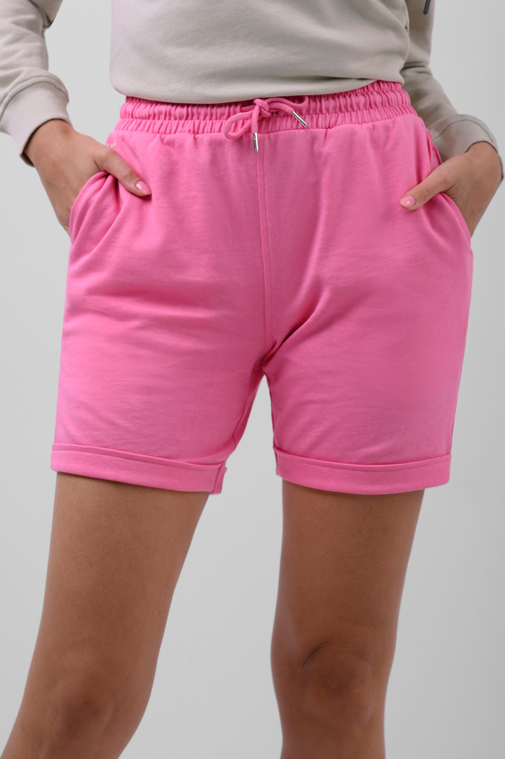 Womens Roll Up Pull-on Shorts
