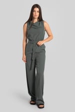 Women’s Sleeveless Blended Fabric Jumpsuit