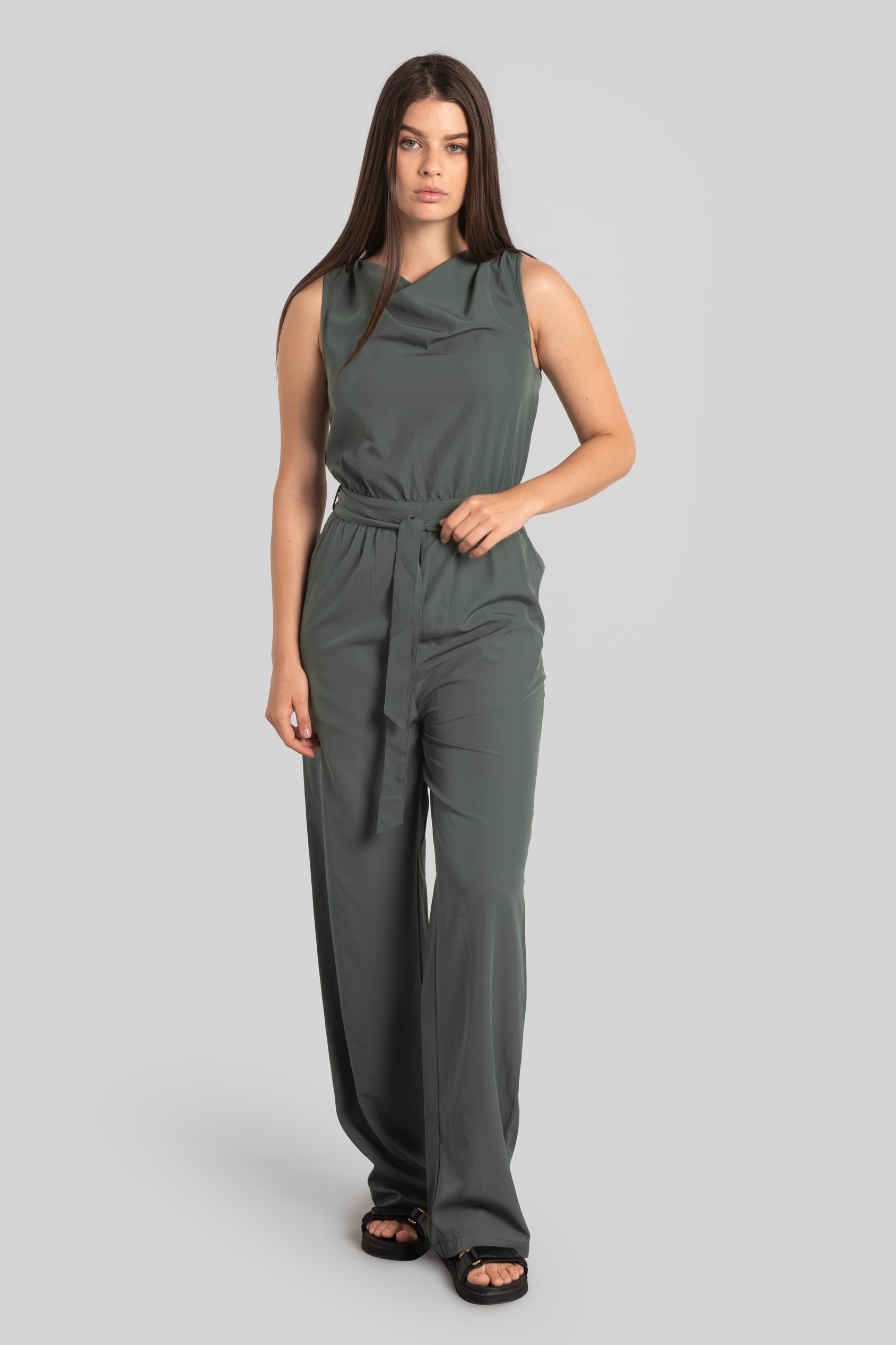 Women’s Sleeveless Blended Fabric Jumpsuit