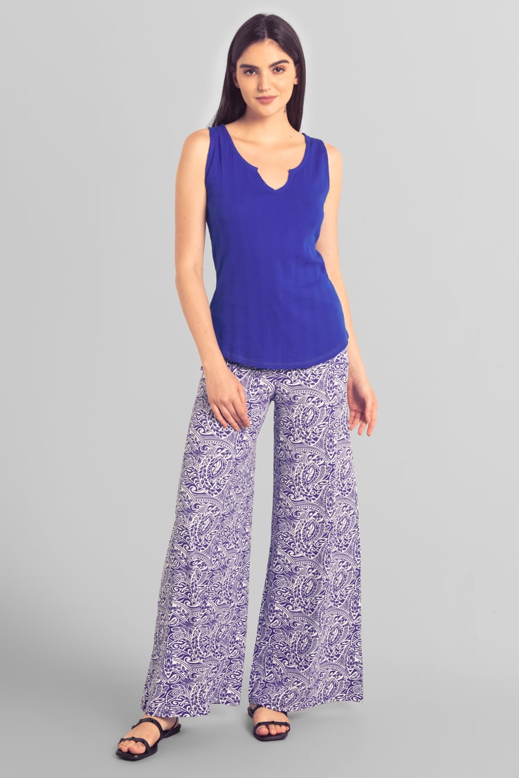 Textured Sleeveless V-neck Tank Top