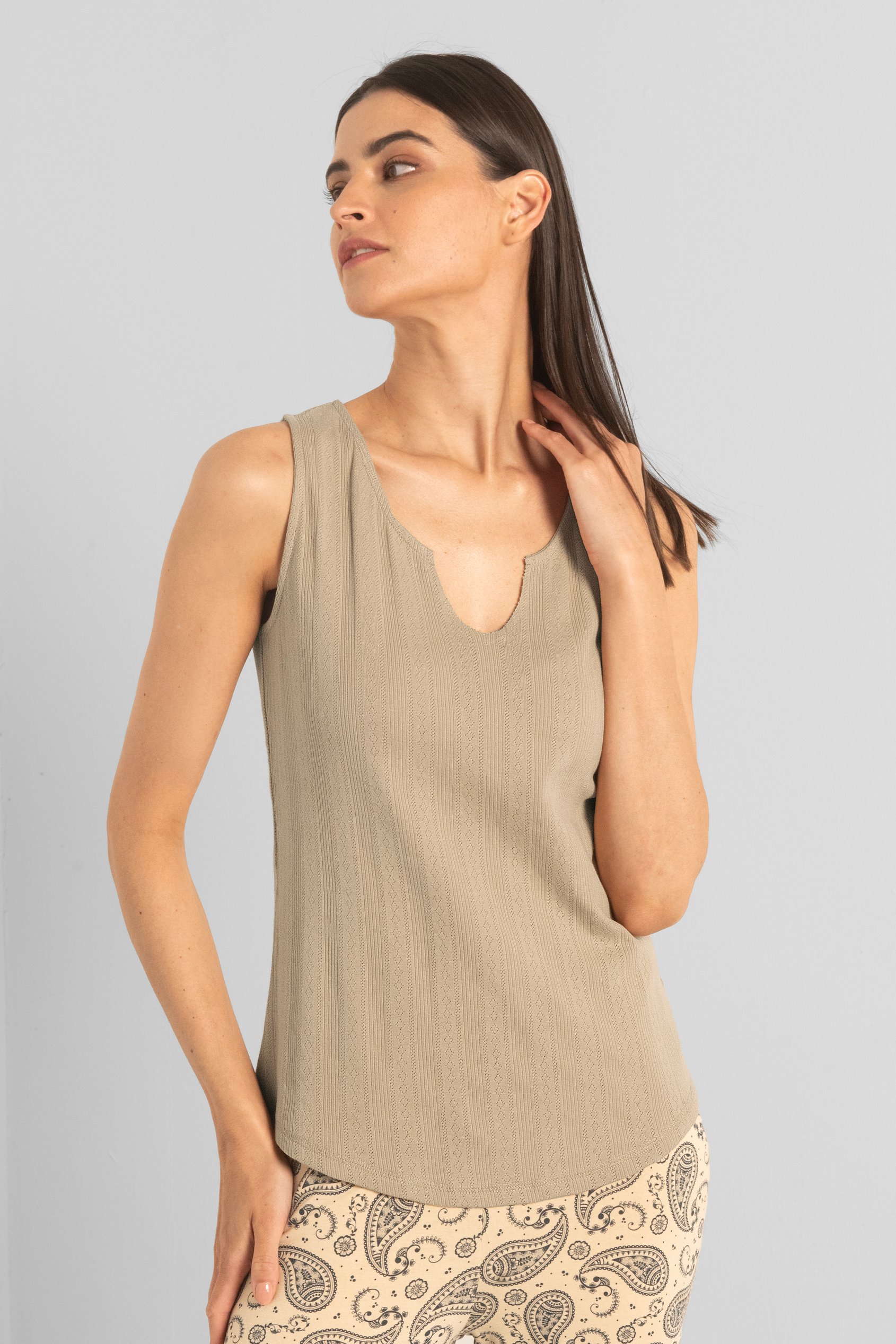 Textured Sleeveless V-neck Tank Top