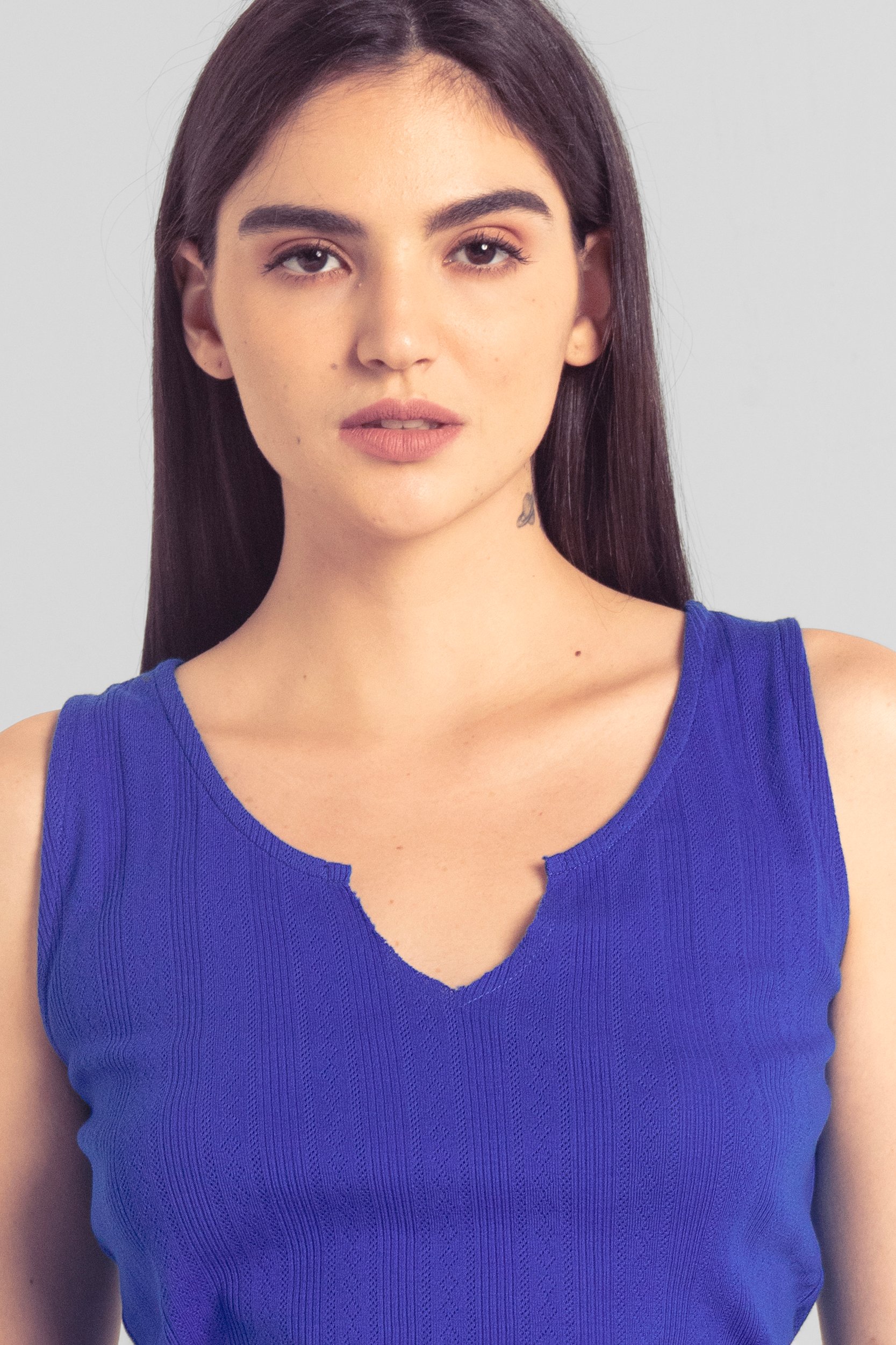 Textured Sleeveless V-neck Tank Top