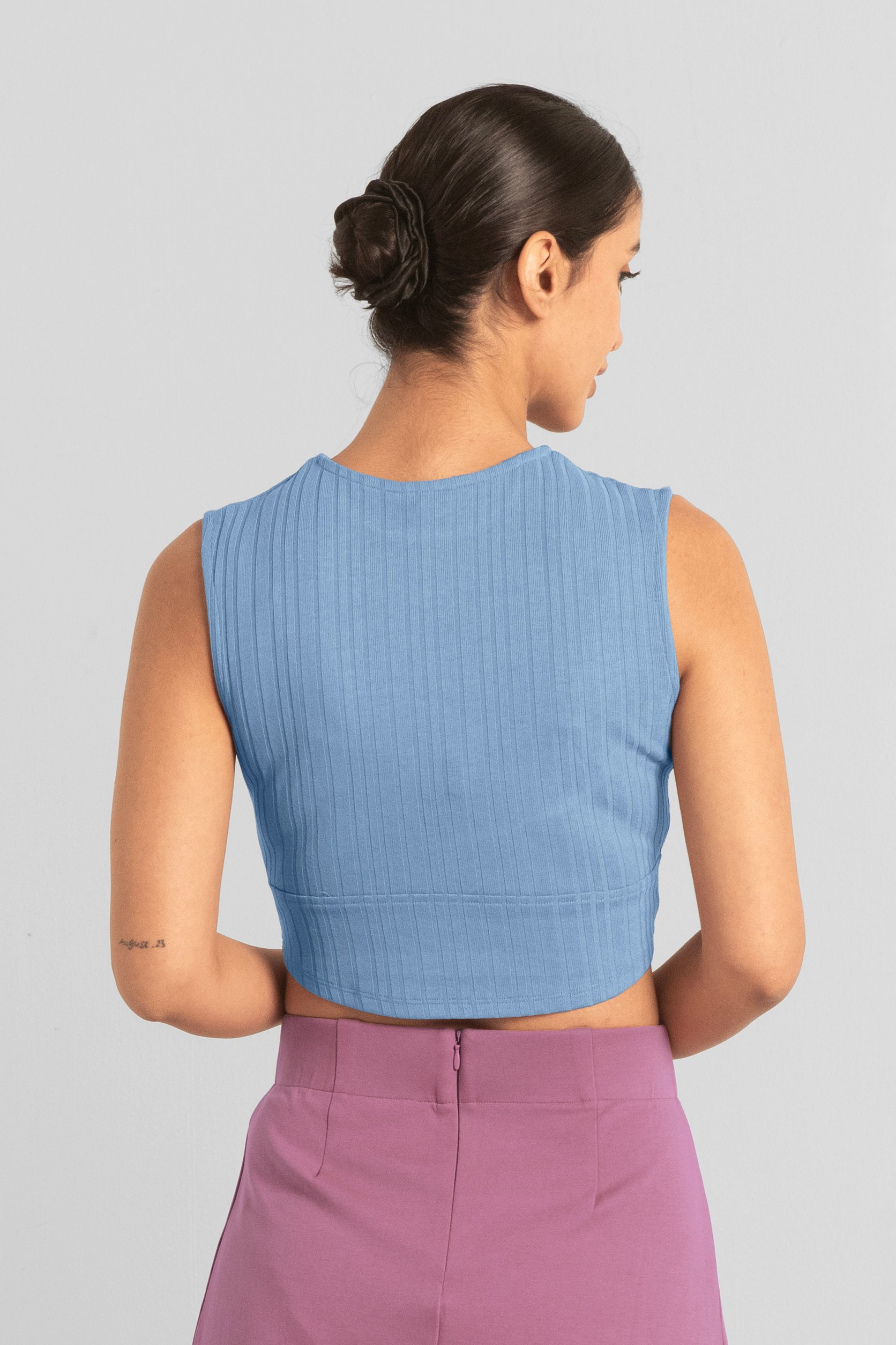 Sleeveless Curve Hem Workout Top