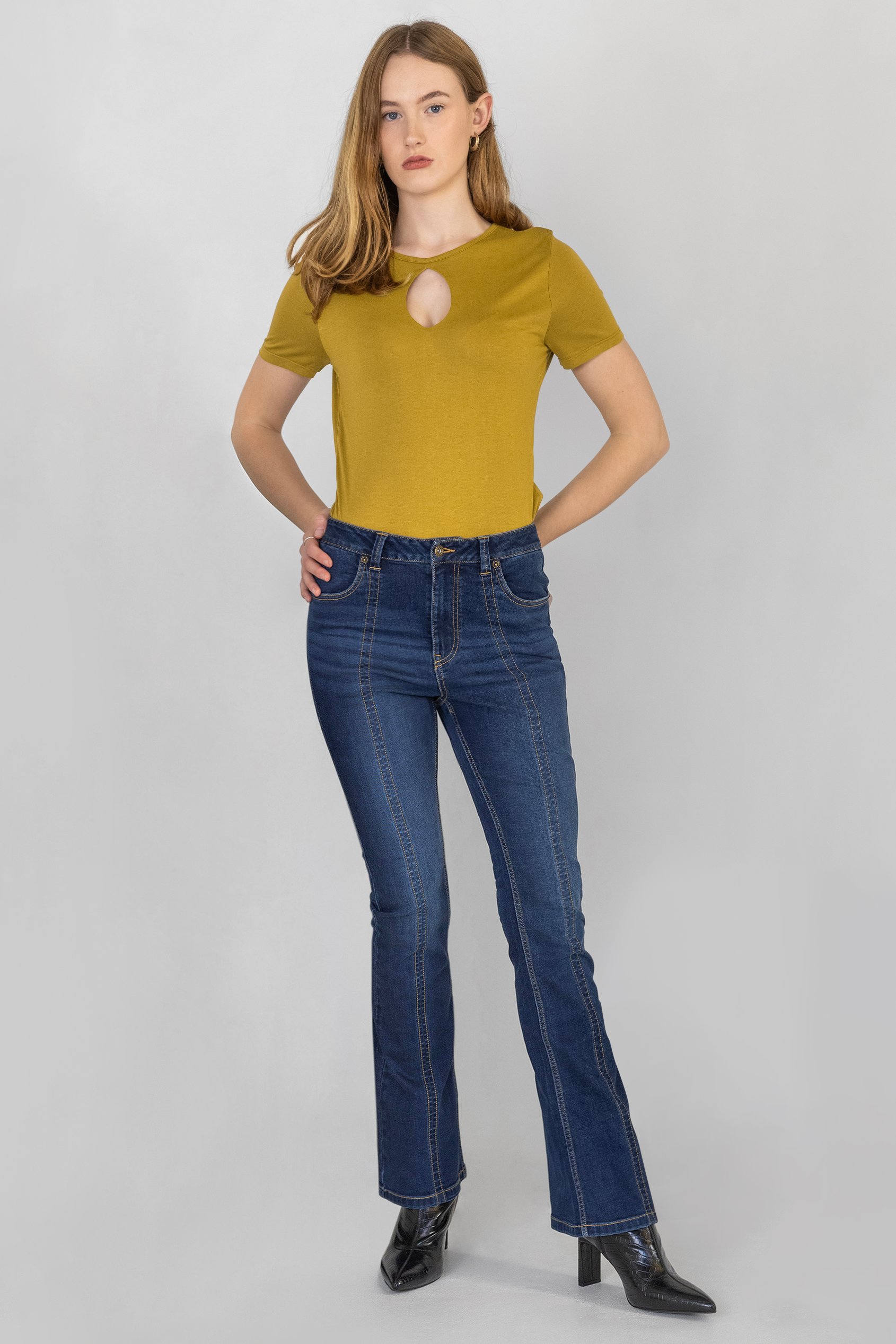 Key Hole Detail Short Sleeve Viscose Top