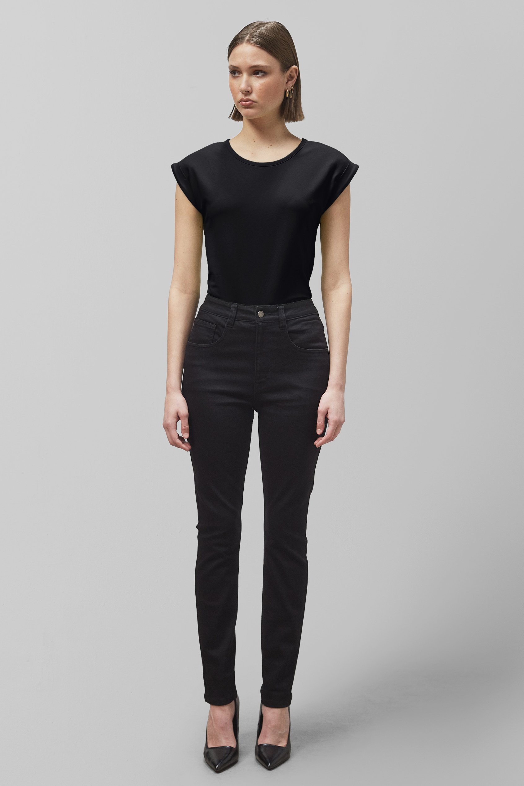 Shoulder Padded Cap-Sleeve Roll-Up T-Shirt