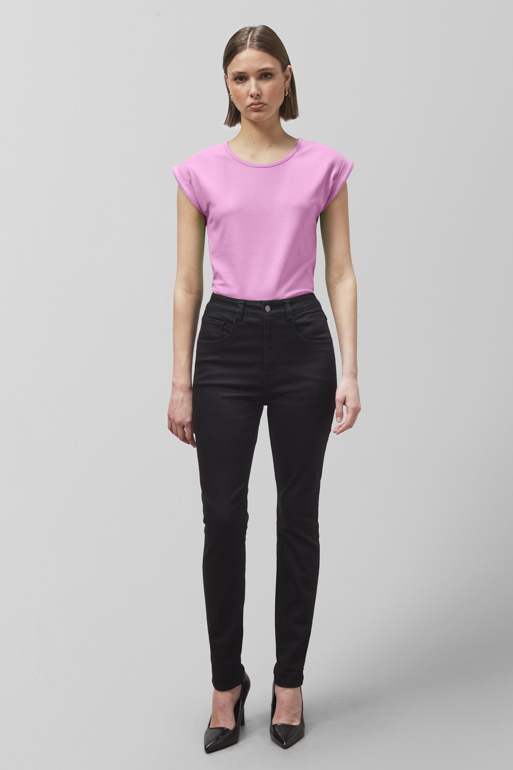 Shoulder Padded Cap-Sleeve Roll-Up T-Shirt