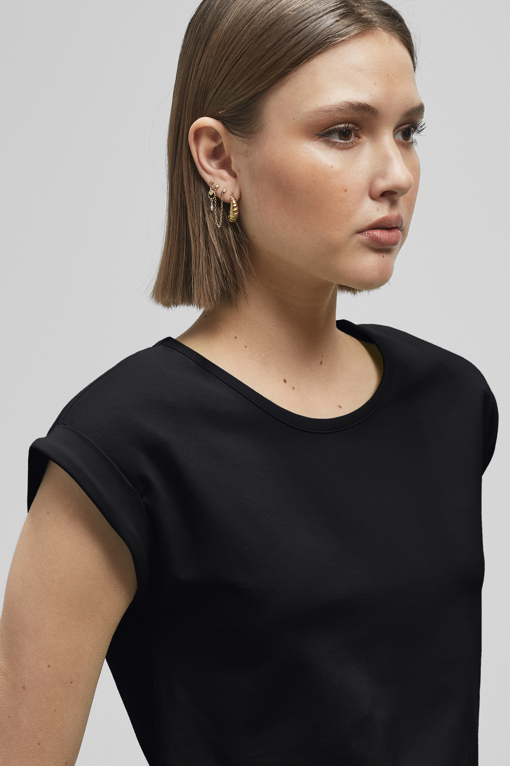 Shoulder Padded Cap-Sleeve Roll-Up T-Shirt