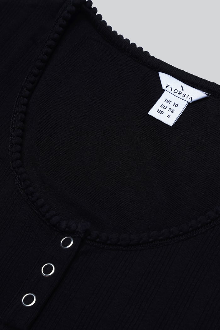 Snap Button Details Crop Tank Top