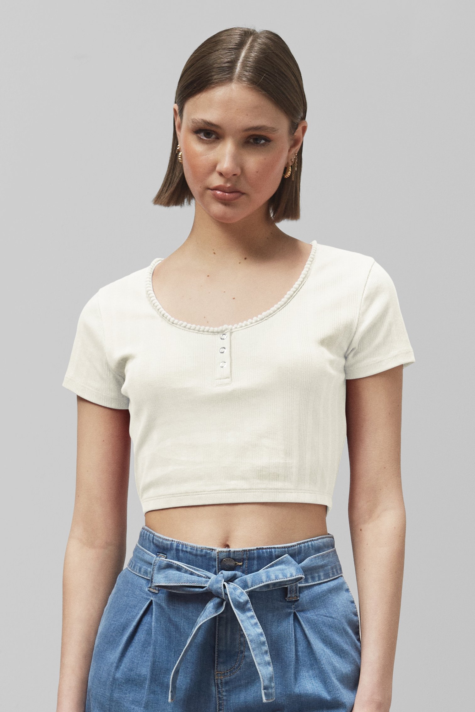 Snap Button Details Crop Tank Top