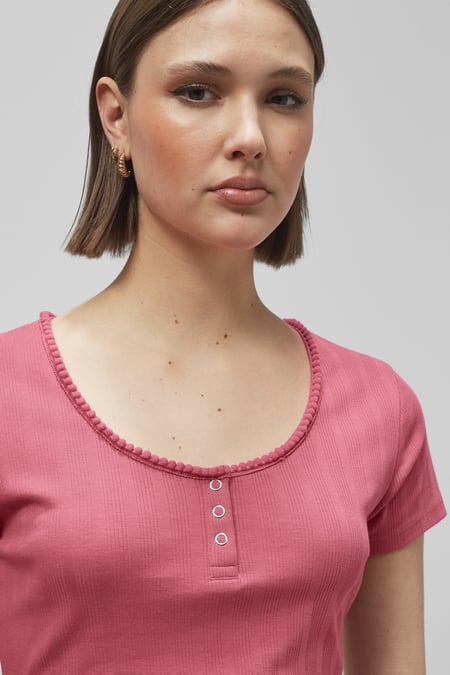 Red Snap Button Details Crop Tank Top