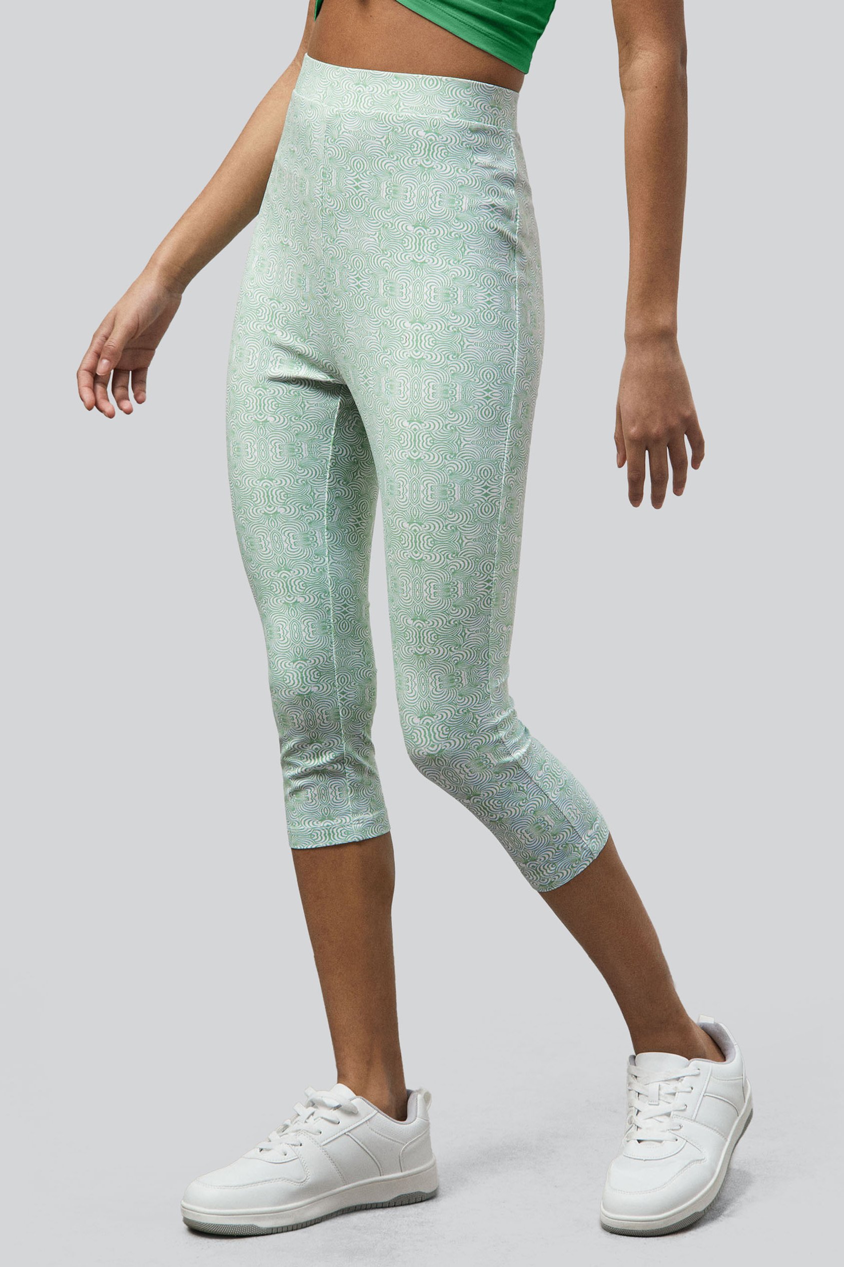 Bee Printed Cropped Leggings