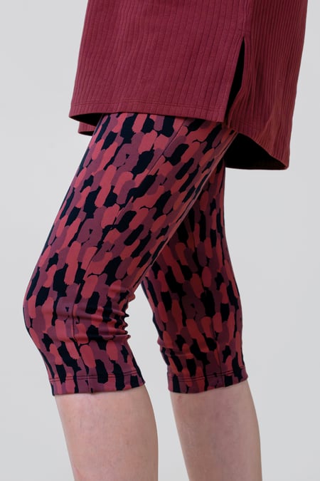 Red Printed Cropped Leggings
